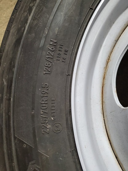 CONTINENTAL CONTI HYBRID HS3 BSW LT 225 70 19.5 128/126N 14PLY COMMERCIAL TIRE W/ WHEEL 05125850000