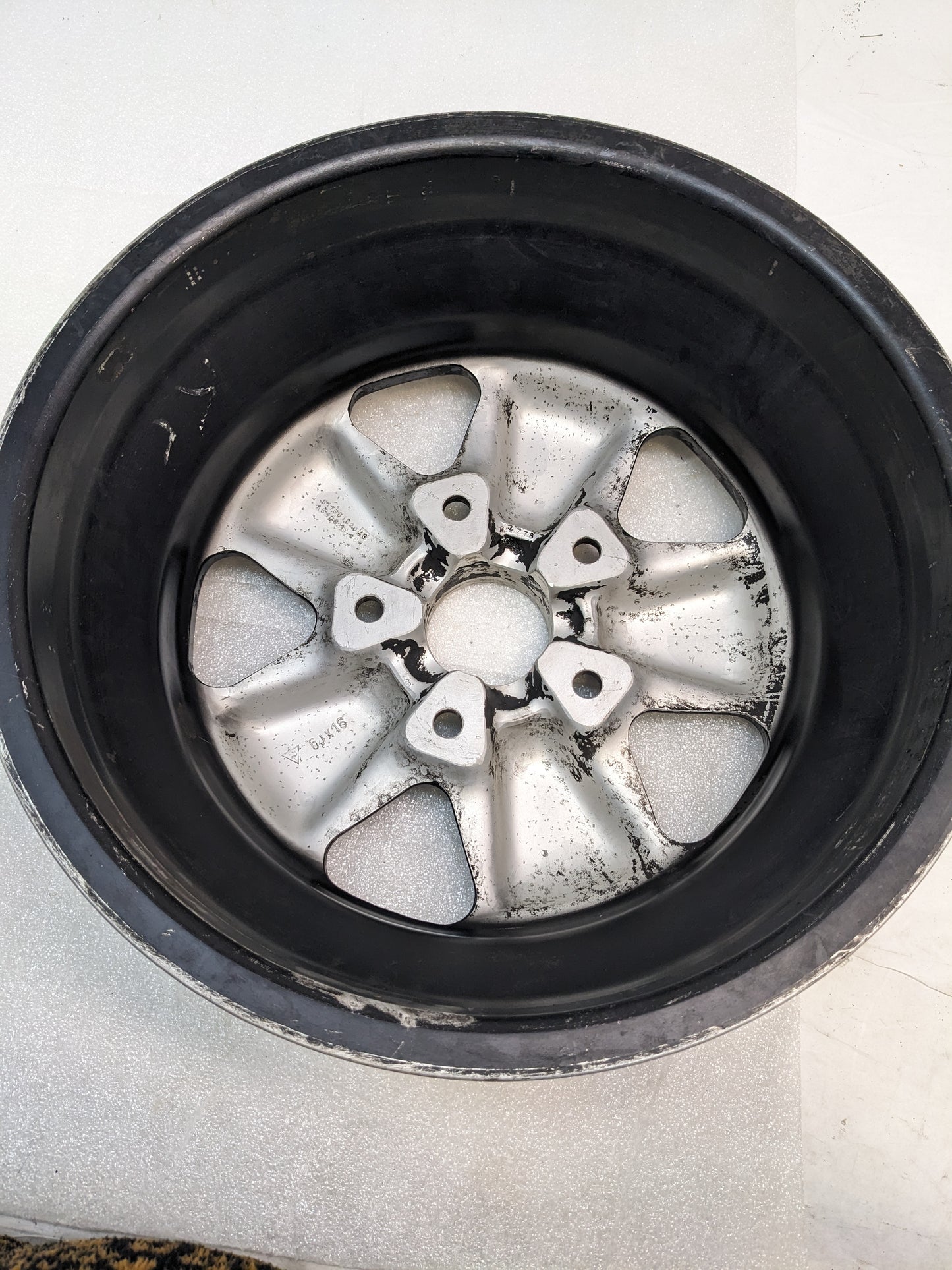 FUCHSFELGE 16X6 16X7 SET OF FOUR WHEELS FOR PORSCHE 991 BLACK SATIN CENTER W/ SILVER ANODIZED LIP USED B2