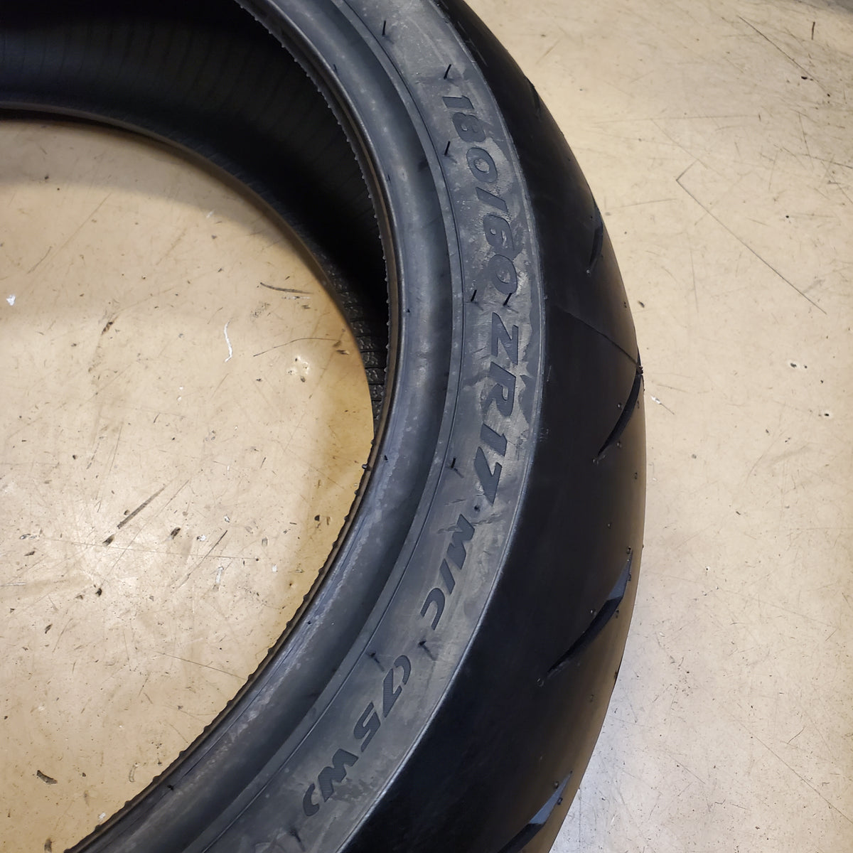 PIRELLI DIABLO ROSSO IV 180 60 17 75W REAR MOTORCYCLE TIRE 3979500