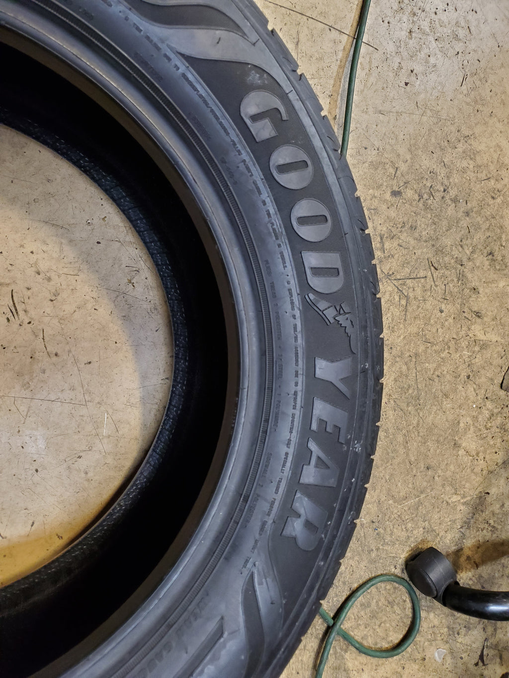 GOODYEAR COMFORTDRIVE BSW P 235 60 17 102H ALL SEASON TIRE  413488582