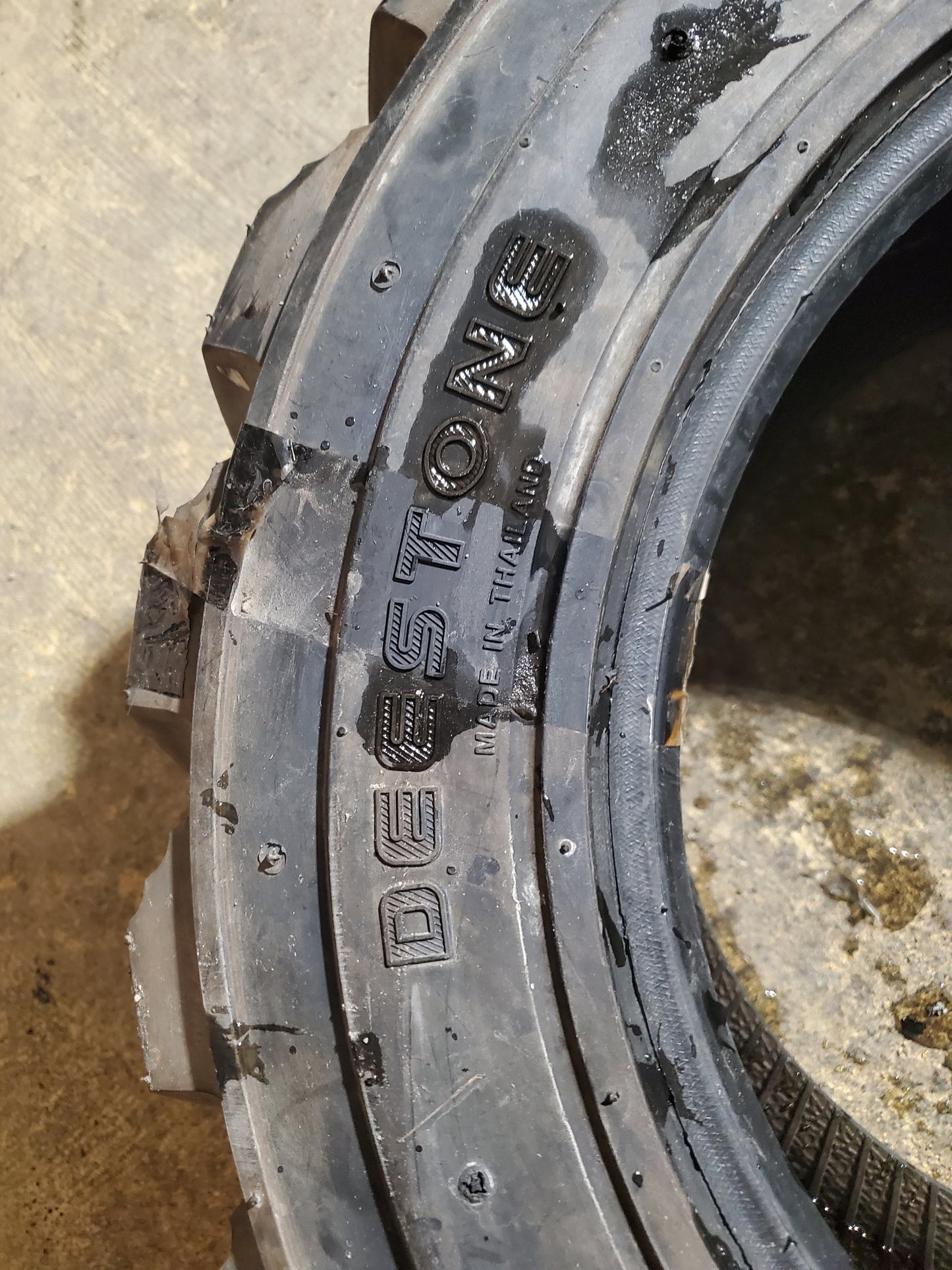 NOS DEESTONE D304 BSW  10-16.5 134A2 10PLY FORKLIFT TIRE DS6105