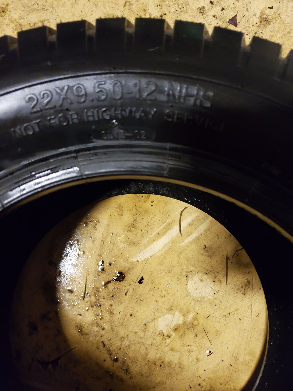 HI-RUN SU12 BSW 22 9.5 12 2PLY LAWN TIRE WD1282