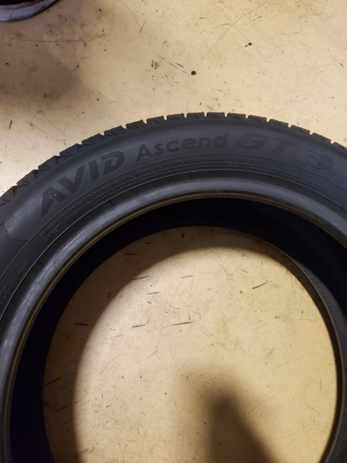 YOKOHAMA AVID ASCEND GT BSW P 205 50 16 87V ALL SEASON TIRE 110132752
