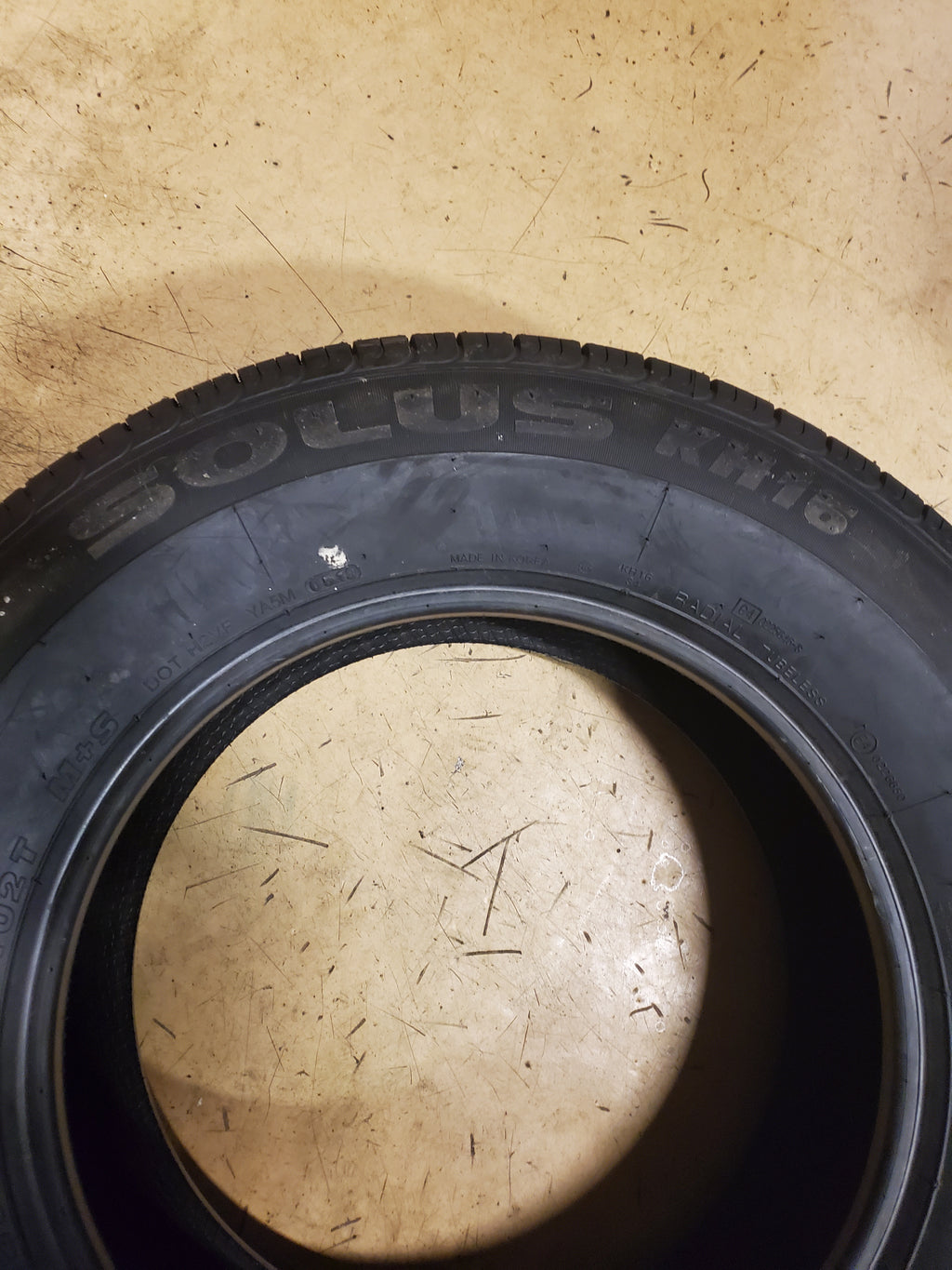 NOS KUMHO SOLUS KH16 BSW P 225 70 16 102T UHP TIRE 1739413