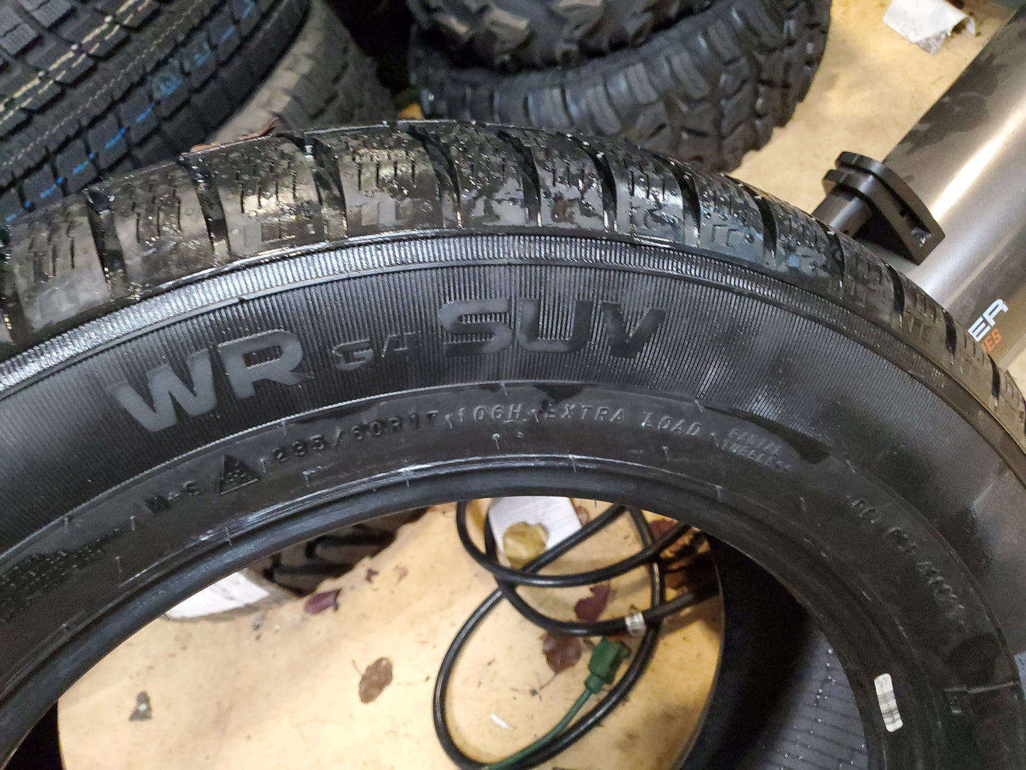 NOS NOKIAN WR G4 SUV BSW P 235 60 17 106H XL HIGHWAY TIRE T430921