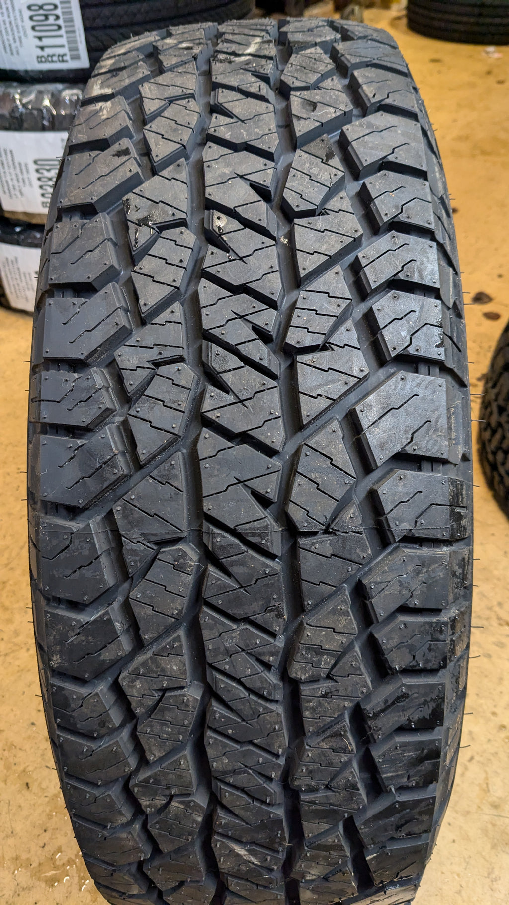 HANKOOK DYNAPRO AT2 XTREME RWL P 255 70 16 111T ALL TERRAIN TIRE 1029797