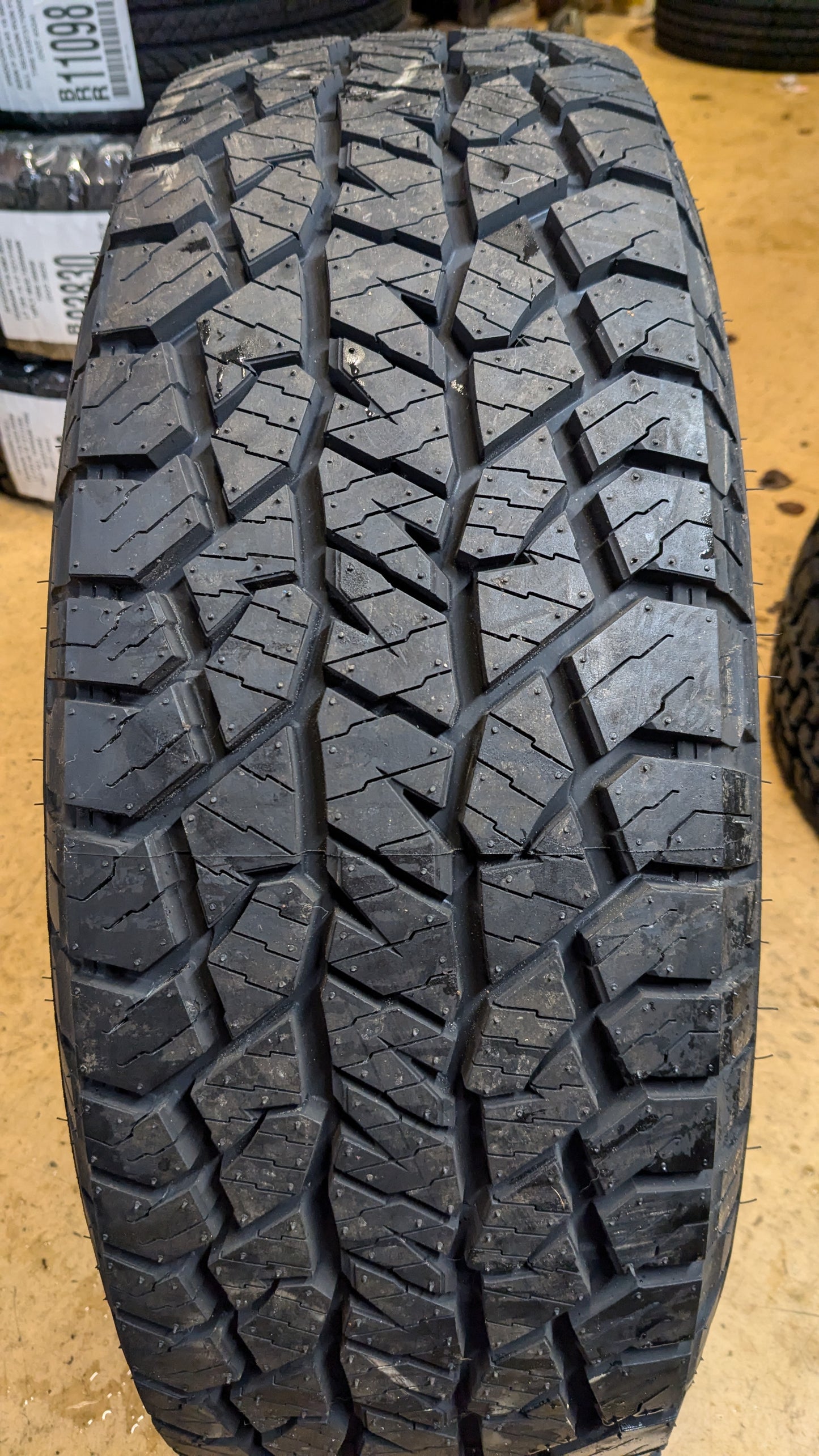 HANKOOK DYNAPRO AT2 XTREME RWL P 255 70 16 111T ALL TERRAIN TIRE 1029797