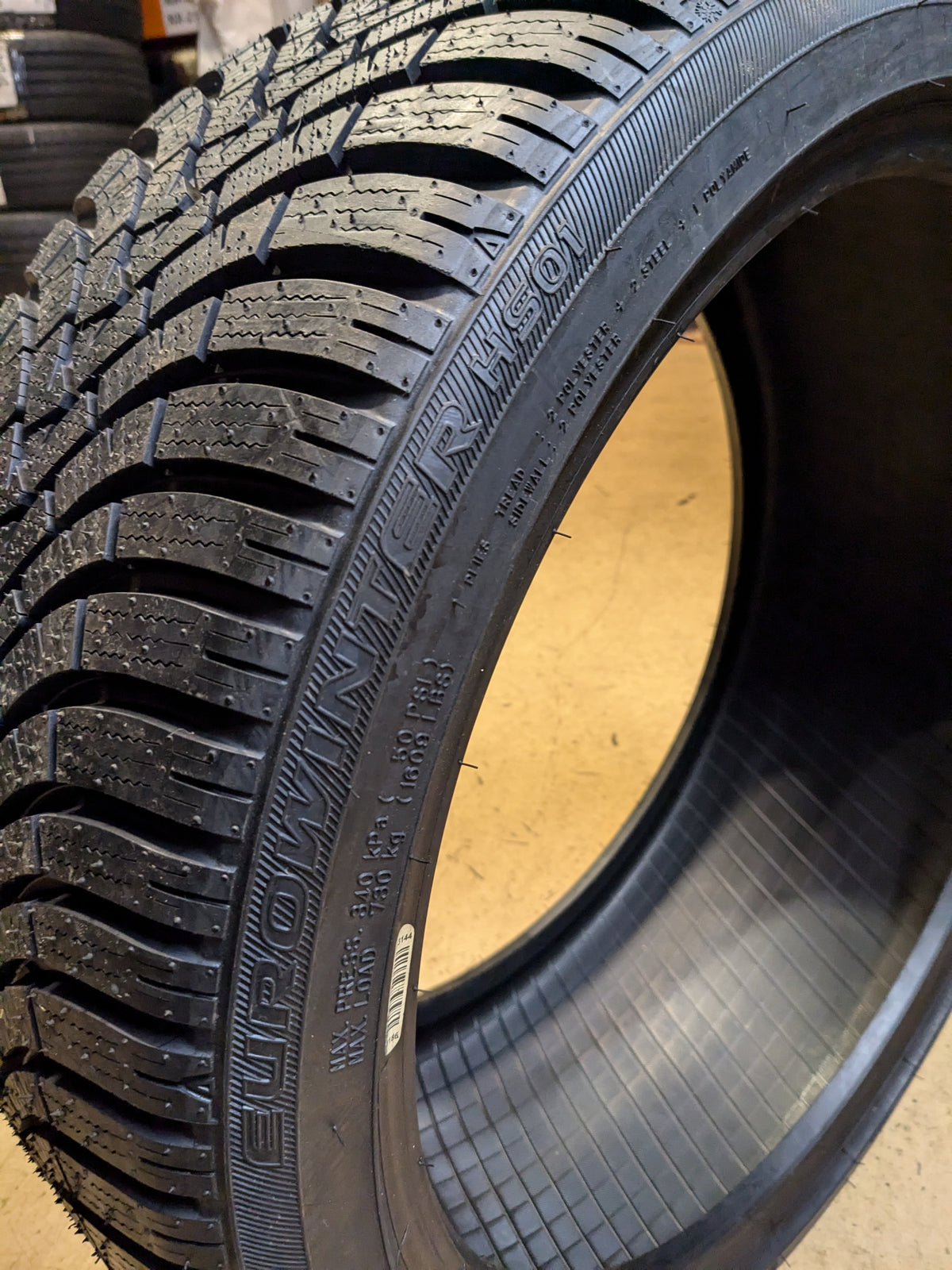 FALKEN EUROWINTER HS01 P 255 35 20 97W XL SNOW WINTER TIRE 28523001