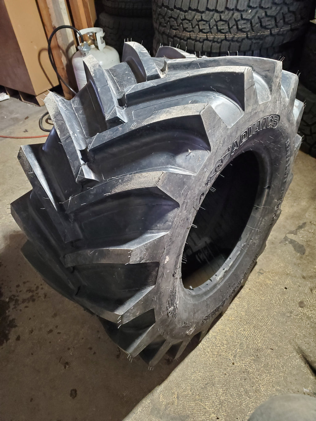 ADVANCE I3D BSW  31 15.5 15 12PLY INDUSTRIAL TIRE 59010G