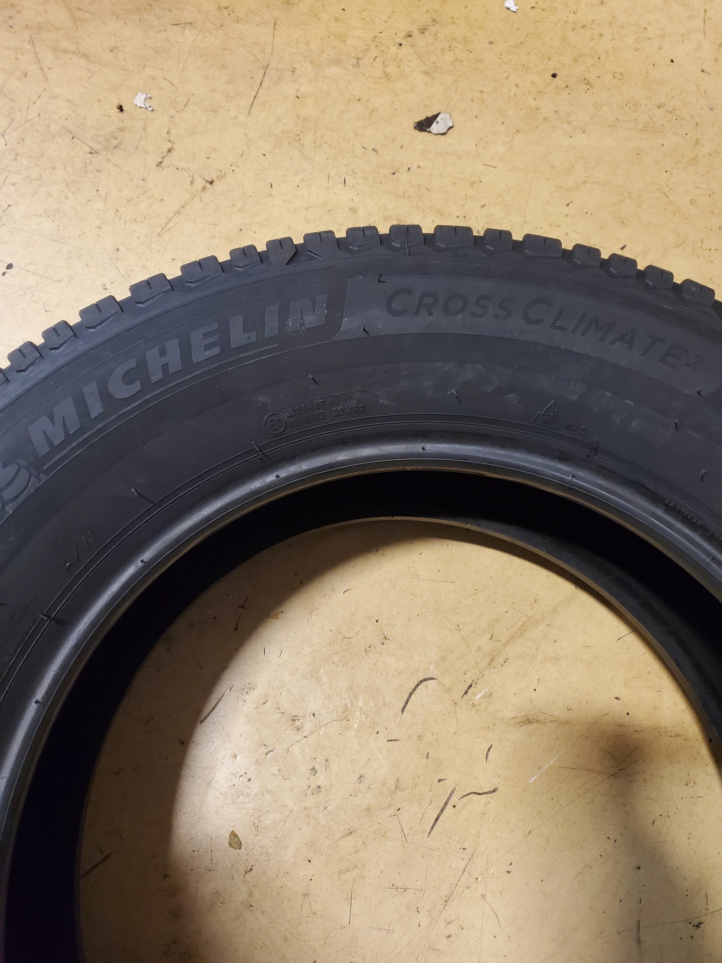 2 MICHELIN CROSSCLIMATE2 BSW P 245 65 17 107H ALL SEASON TIRE 08401