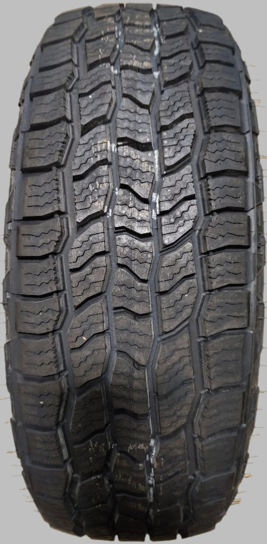 BLEMISH TIRE COOPER DISCOVERER AT3 4S OWL P 215 65 17 99T SL ALL TERRAIN TIRE 90000032941