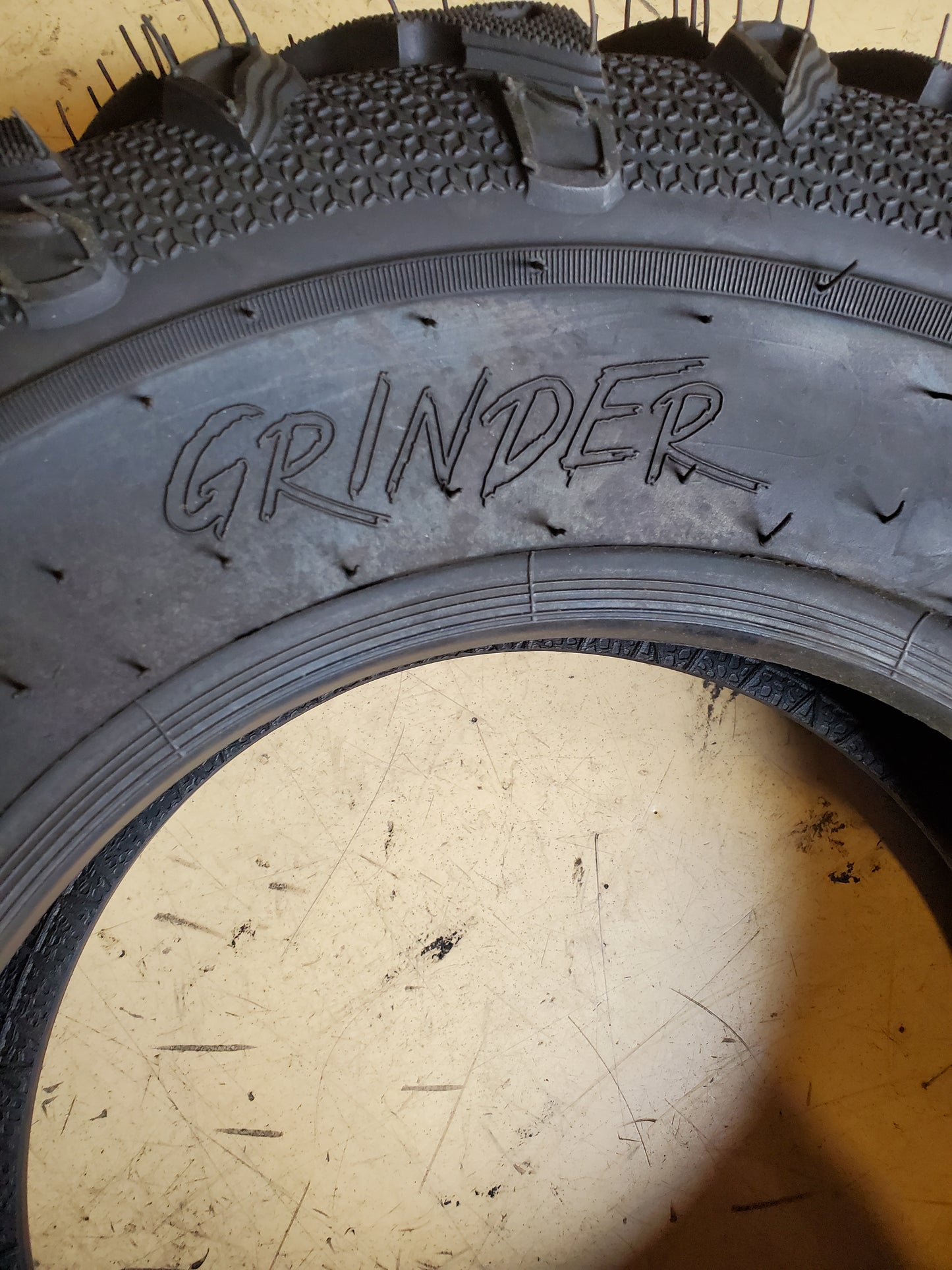 MASSFX GRINDER BSW AT 22 7 11 32F 6PLY ATV/UTV TIRE MG22711