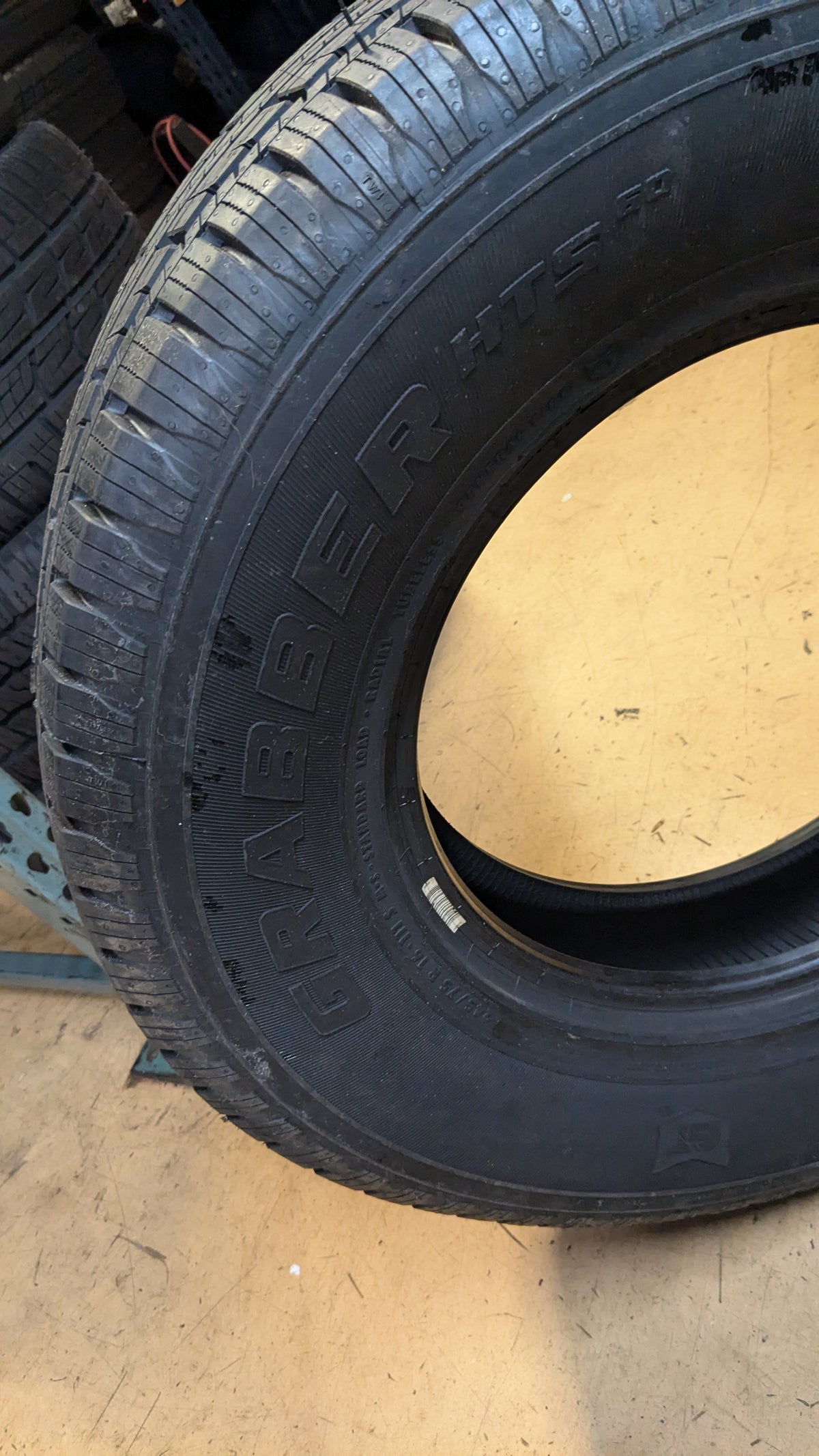 GENERAL GRABBER HTS 60 BSW P 245 75 16 111S ALL SEASON TIRE 4504620000