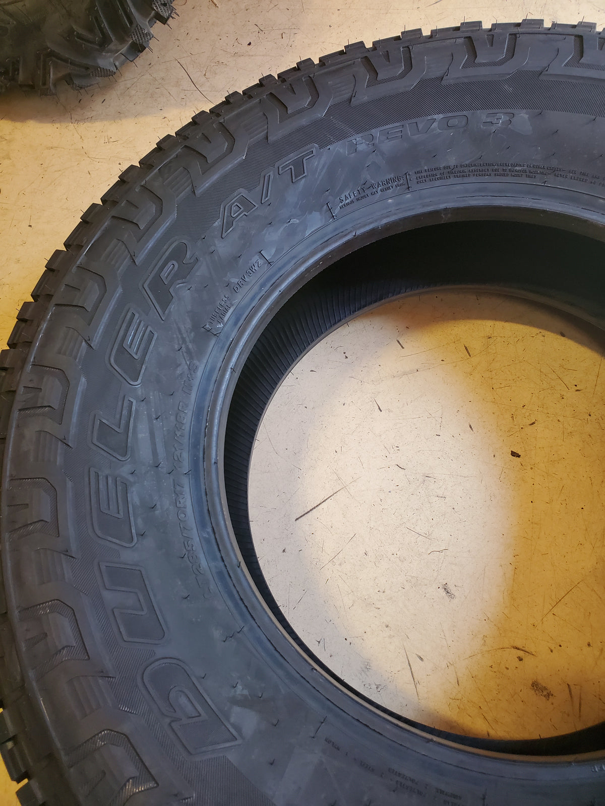 BRIDGESTONE DUELER A/T REVO 3 LT 285 70 17 121/118R 10PLY ALL TERRAIN TIRE 000024