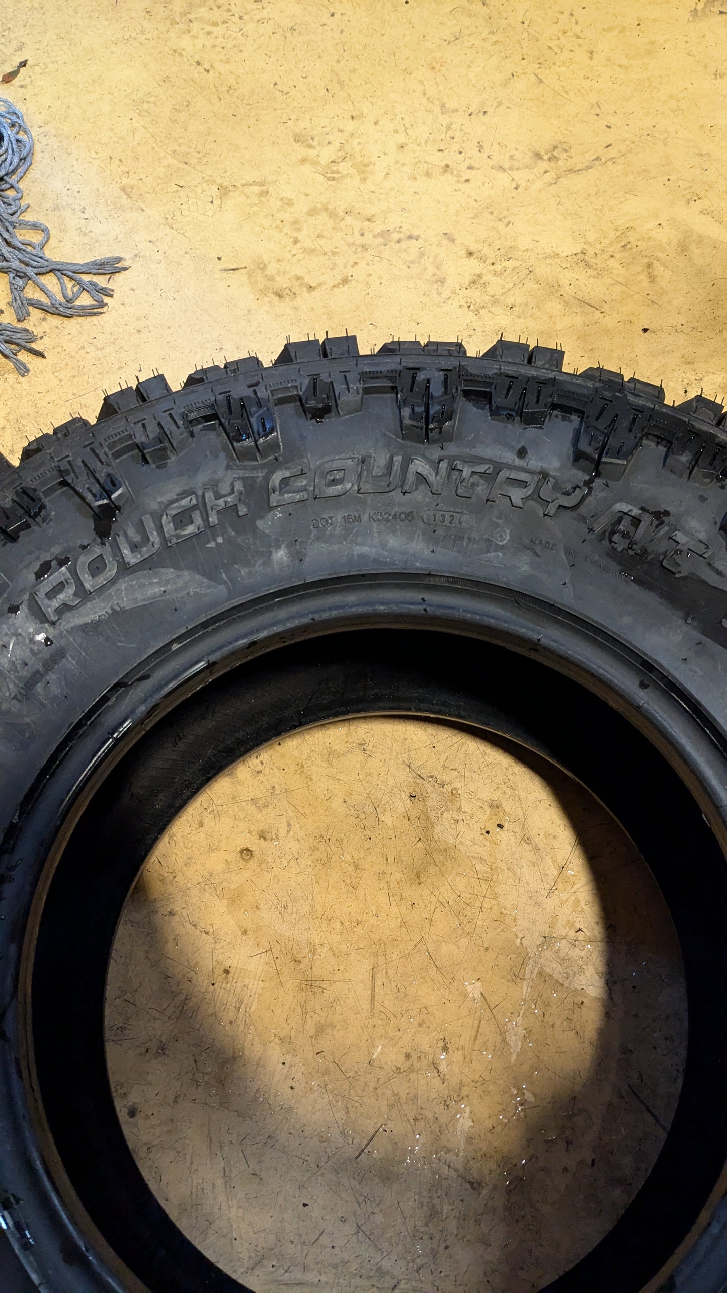 ROUGH COUNTRY MUD TERRAIN M/T BSW LT 35 12.5 17 121R 10PLY MUD TERRAIN TIRE 98010127