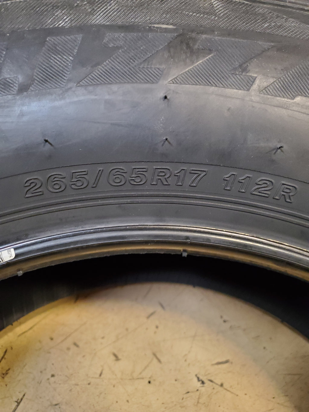 BRIDGESTONE BLIZZAK DM-V2 BSW P 265 65 17 112R WINTER TIRE 016559