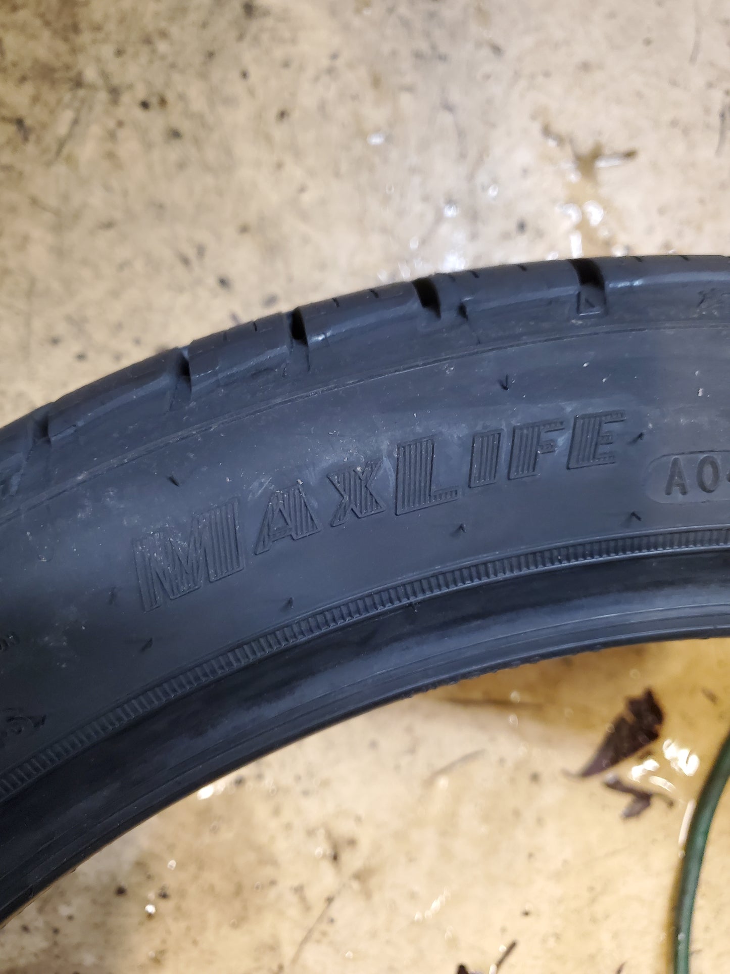 GOODYEAR ASSURANCE MAXLIFE BSW P 235 40 19 96V XL ALL SEASON TIRE 110918545
