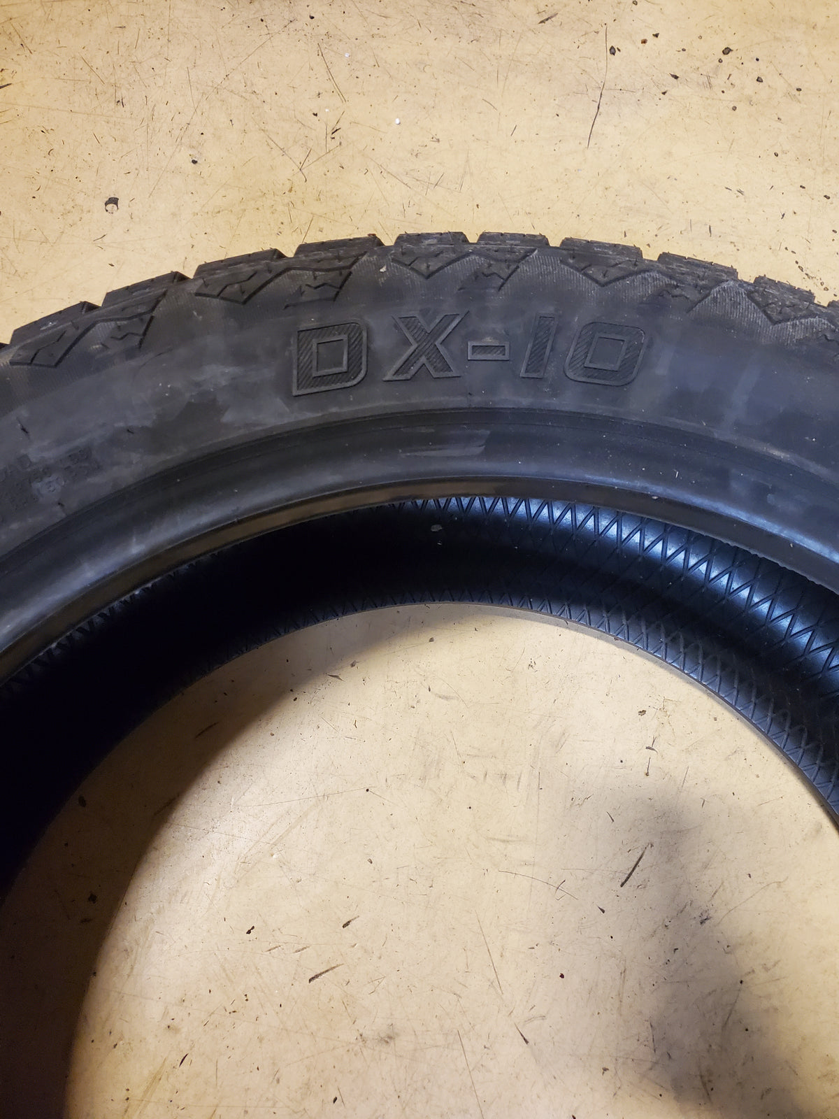 DELINTE DX-10 BANDIT A/T BSW P 285 45 22 116H ALL TERRAIN TIRE 841623123734