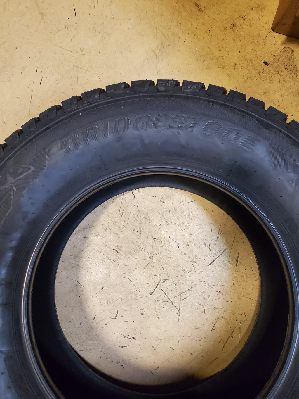 BRIDGESTONE BLIZZAK DM-V2 BSW P 265 65 17 112R WINTER TIRE 016559