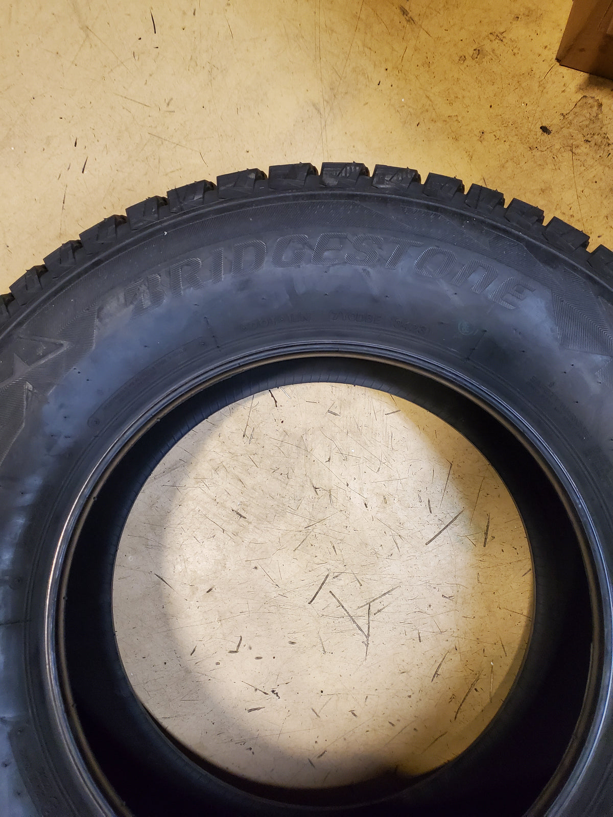 BRIDGESTONE BLIZZAK DM-V2 BSW P 265 65 17 112R WINTER TIRE 016559