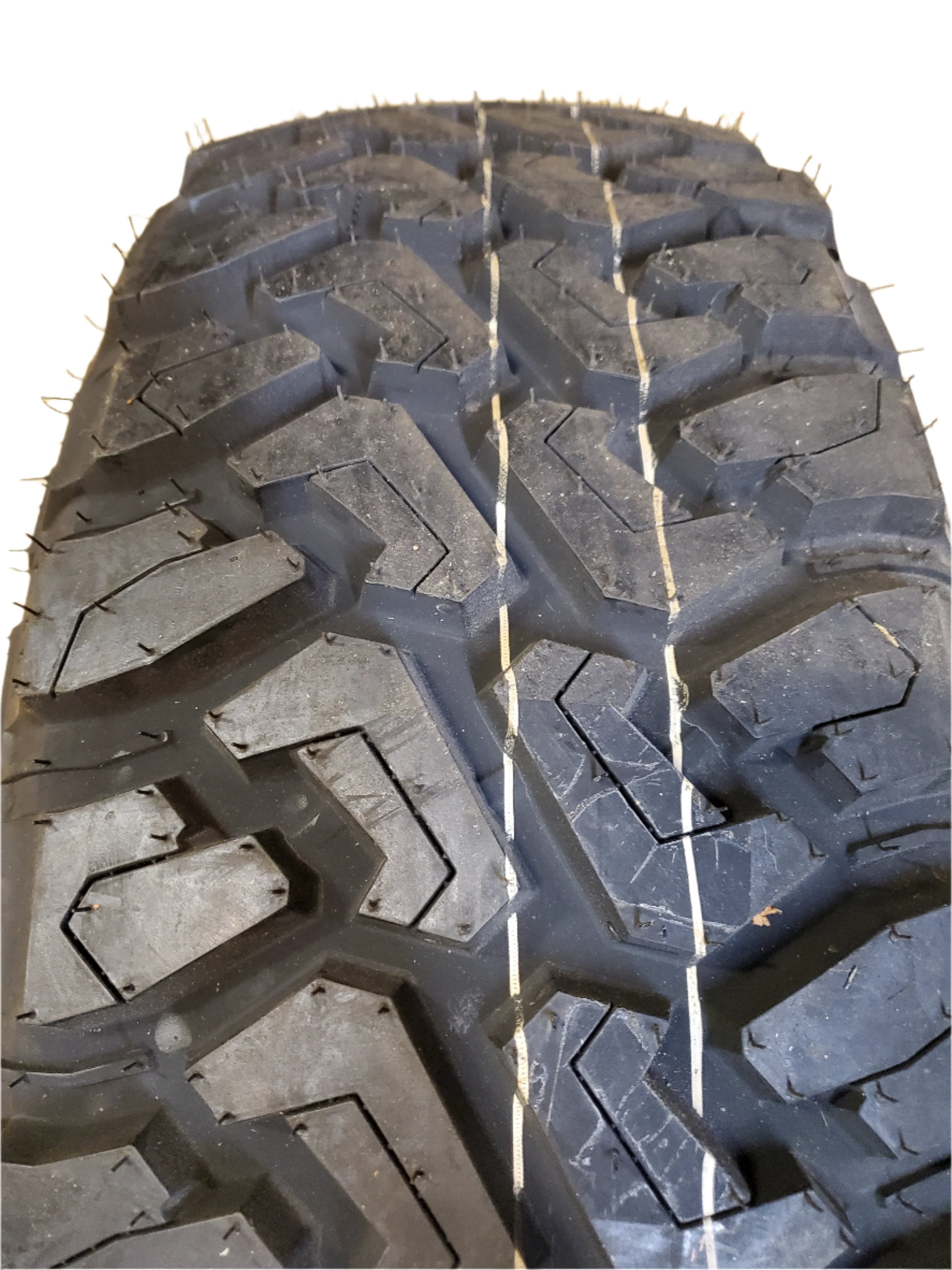 CENTENNIAL DIRT COMMANDER M/T LT 285 70 17 121/118Q 10PLY MUD TIRE TCD1728570E