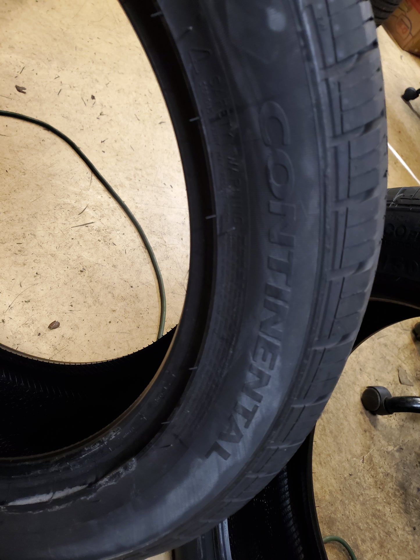 2 CONTINENTAL  CROSSCONTACT LX25 BSW P 235 50 18 97H  ALL SEASON TIRE 1557137