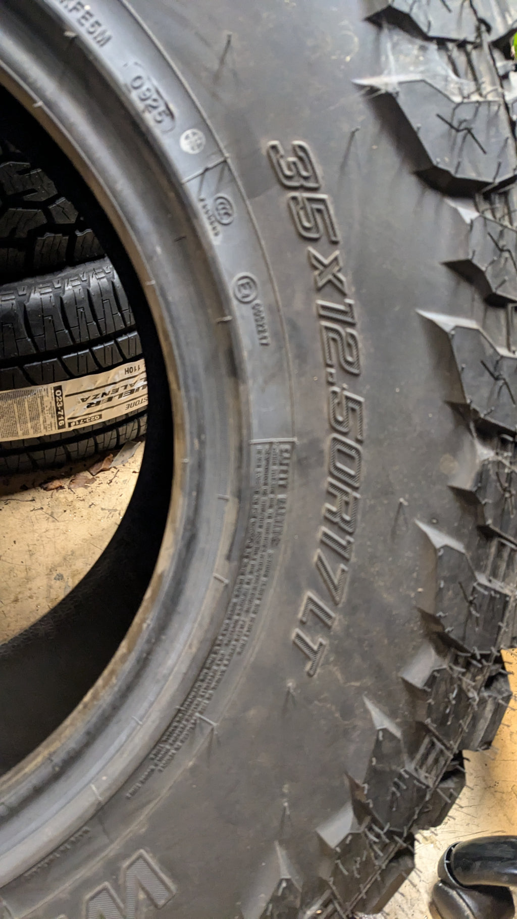 LANDSPIDER WILDTRAXX M/T LT 35 12.5 17 121Q 10PLY MUD TIRE EMT010