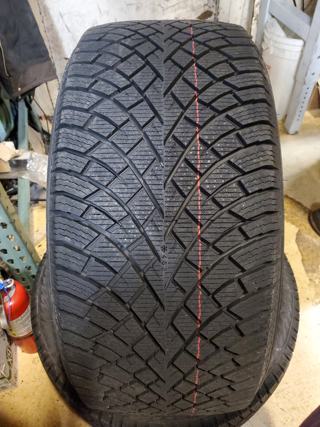 NOKIAN HAKKAPELIITTA R5 SUV BSW P 285 40 21 109T XL WINTER TIRE T432259