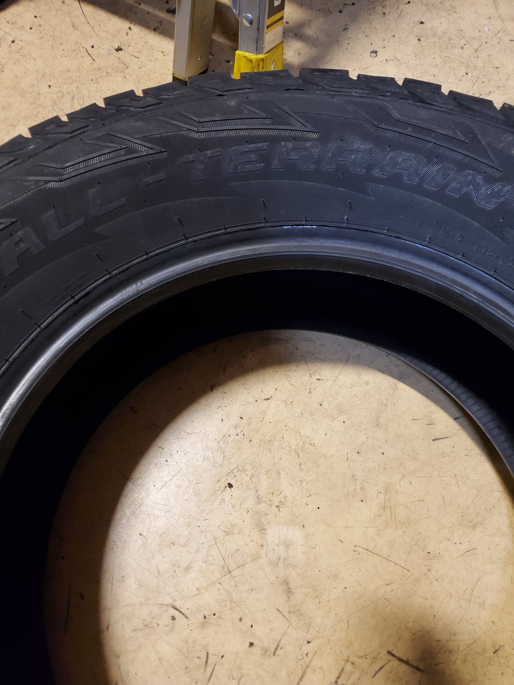 COOPER DISCOVERER ALL-TERRAIN BSW P 275 65 18 116T TIRE 171163017