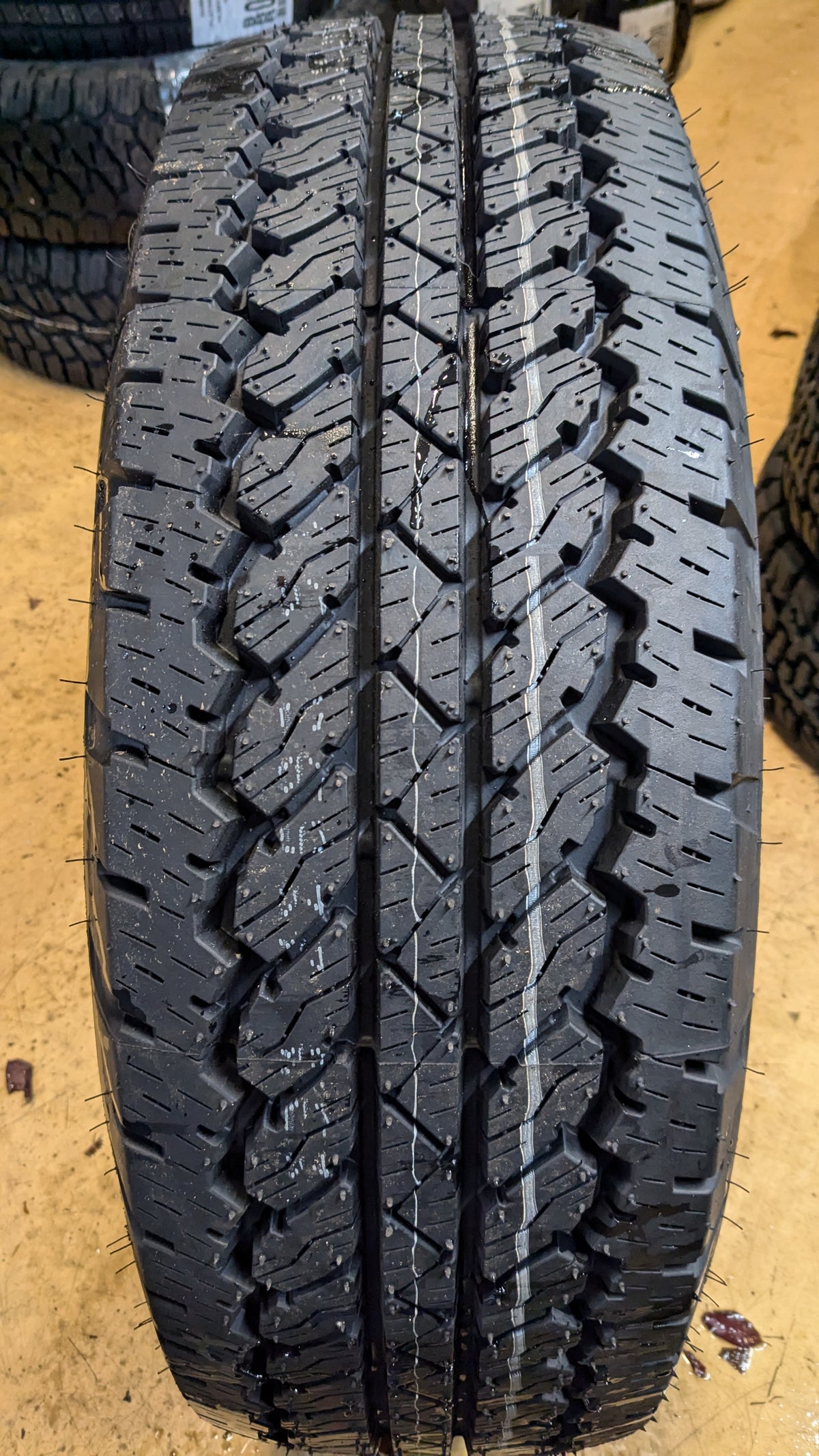 2 BRIDGESTONE DUELER A/T RHS BSW LT 265 70 17 112/109Q 6PLY TIRE 005494