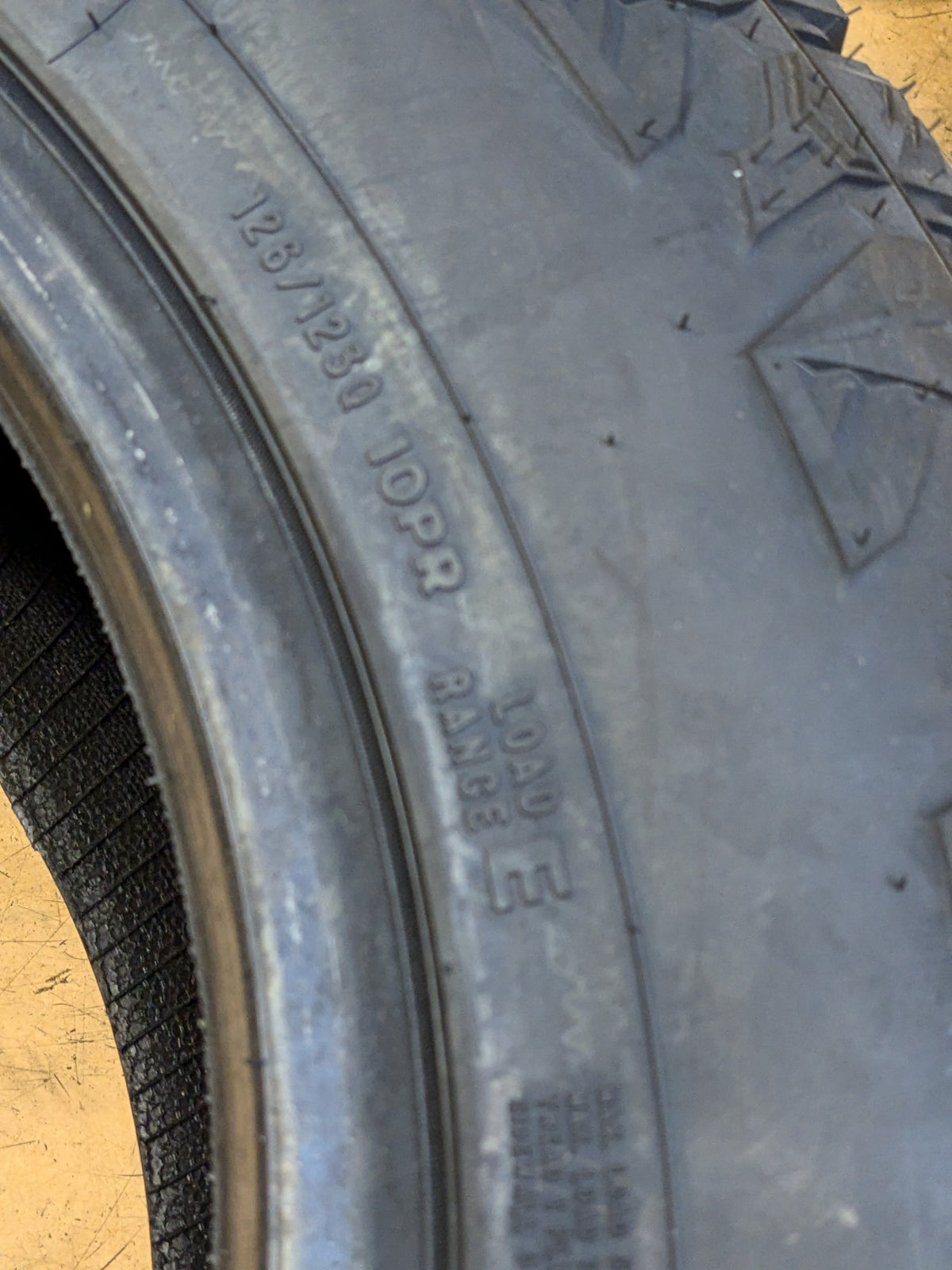 FORTUNE TORMENTA R/T FSR309 LT 295 60 20 126/123Q LRE 10 PLY RUGGED TERRAIN TIRE 9295030341