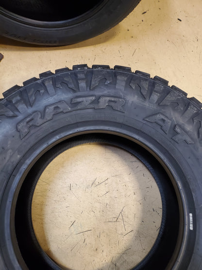 MAXXIS RAZR AT-811 BSW LT 285 70 17 121/118S 10PLY ALL TERRAIN TIRE TL00049200