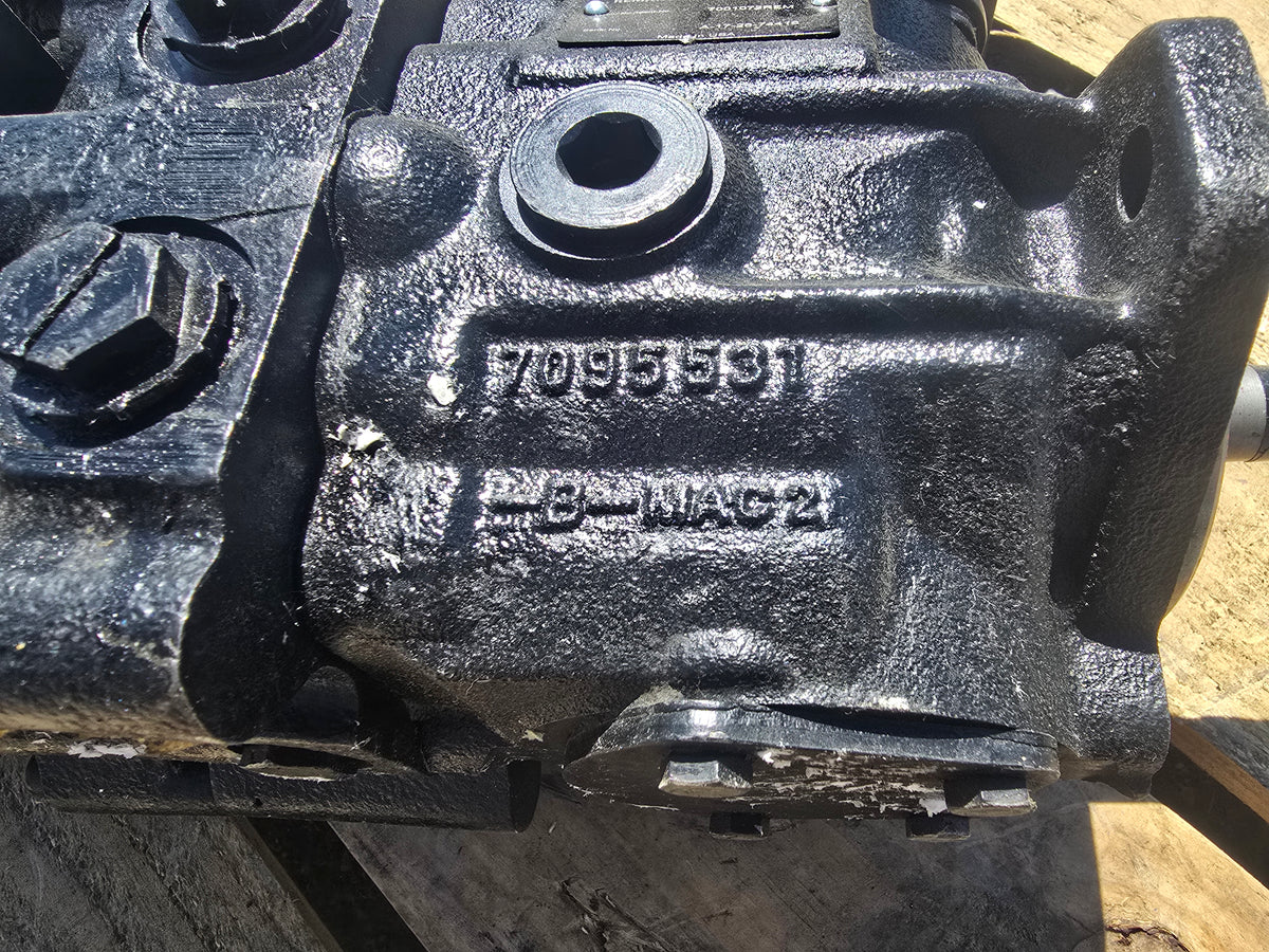 REMANUFACTURED BOBCAT HYDRAULIC TANDEM DRIVE PUMP 7001072REM