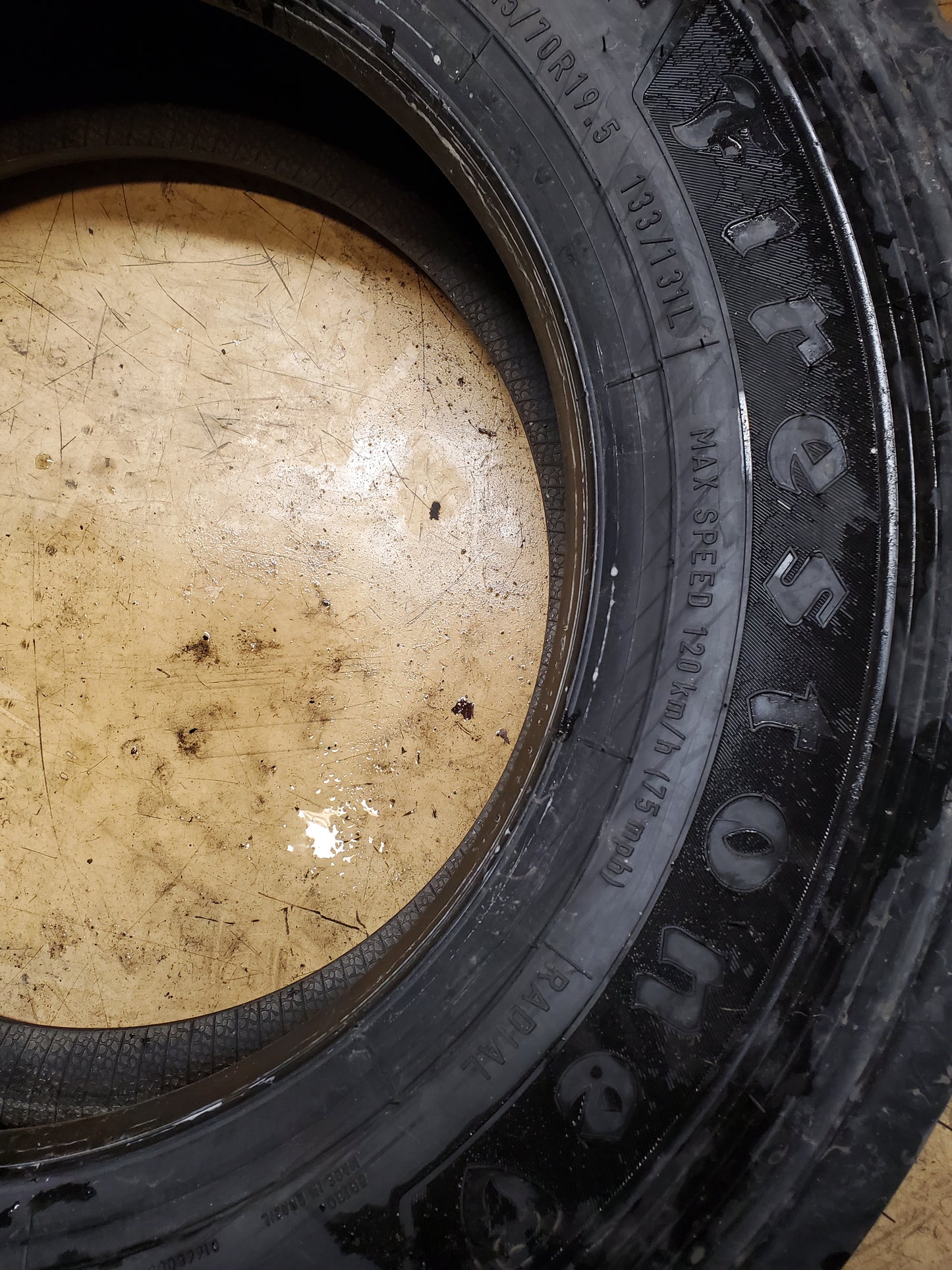 (KSL ONLY) FIRESTONE FS561 BSW  245 70 19.5 133/131L 14PLY STEER TIRE 248477