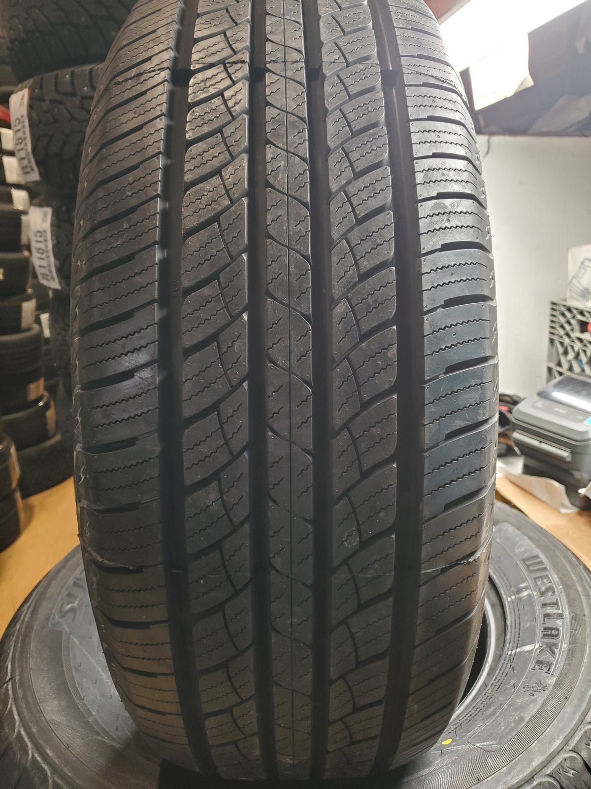 4 WESTLAKE SU318 BSW P 285 60 18 116H ALL SEASON TIRE 24884001