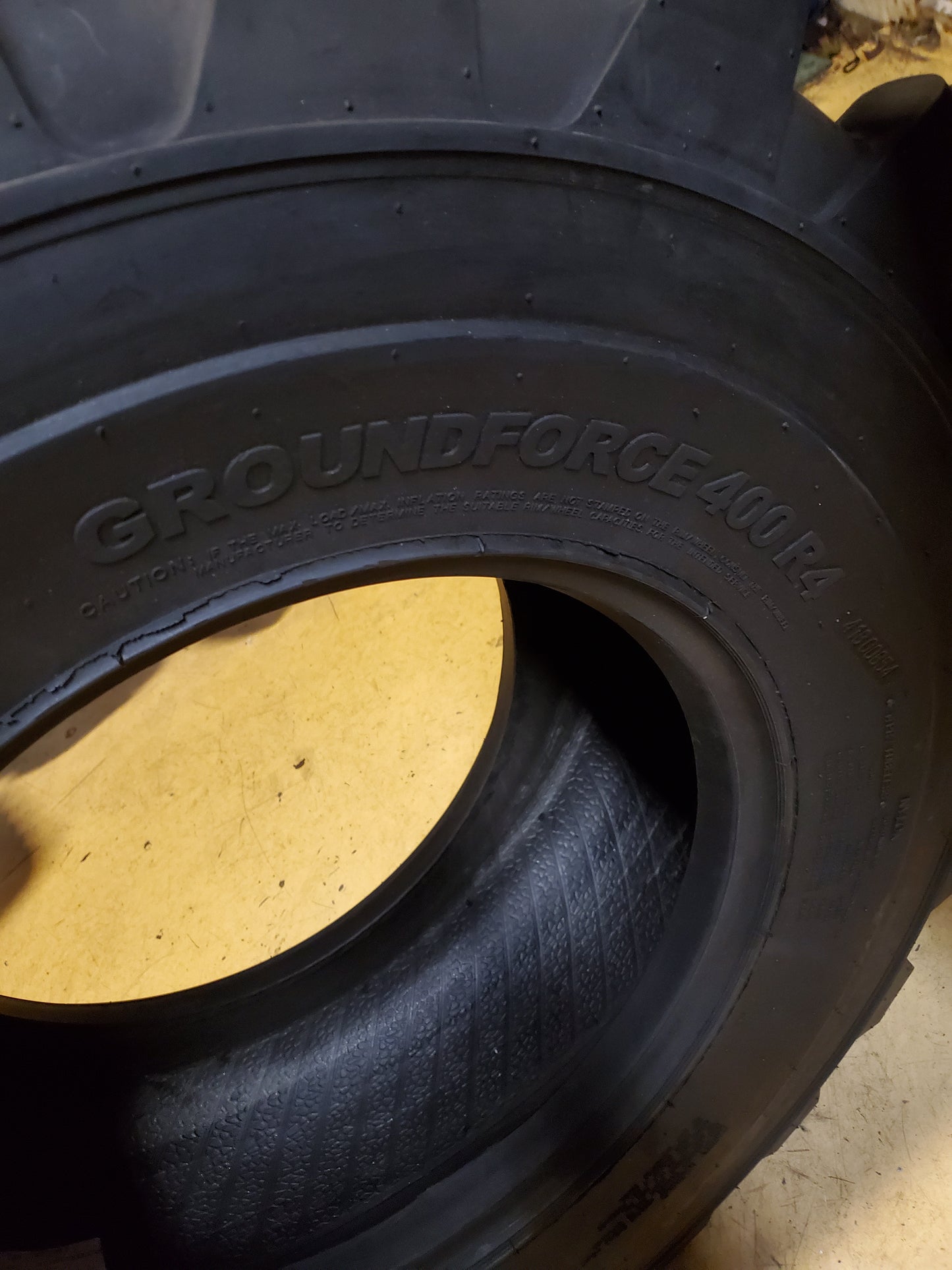 CARLSTAR GROUND FORCE 400 R4 BSW 14 17.5 14PLY OVERSIZED TIRE 6X17743