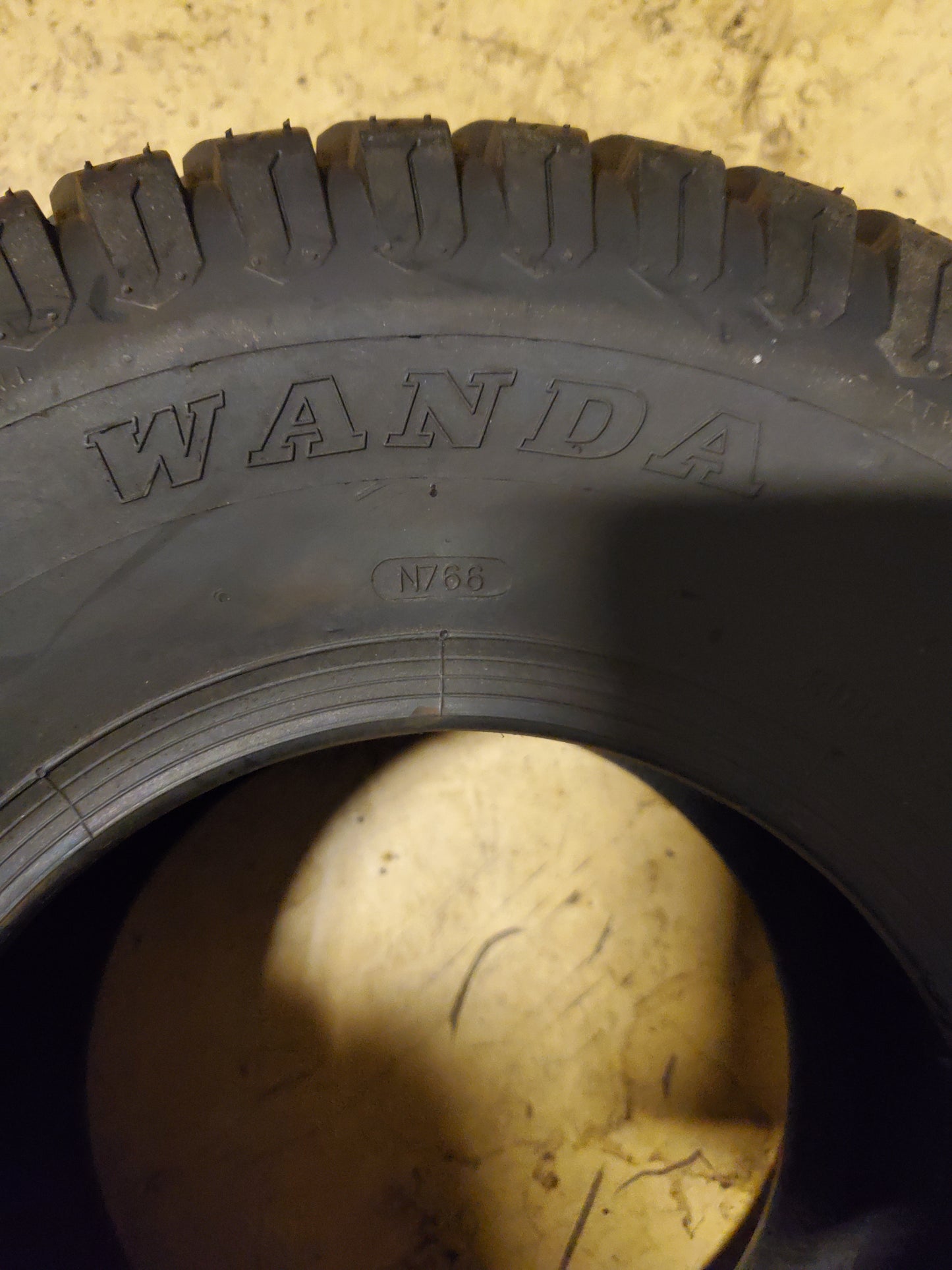 WANDA P332 BSW 18 7 8 4PLY LAWN TIRE P332WD13