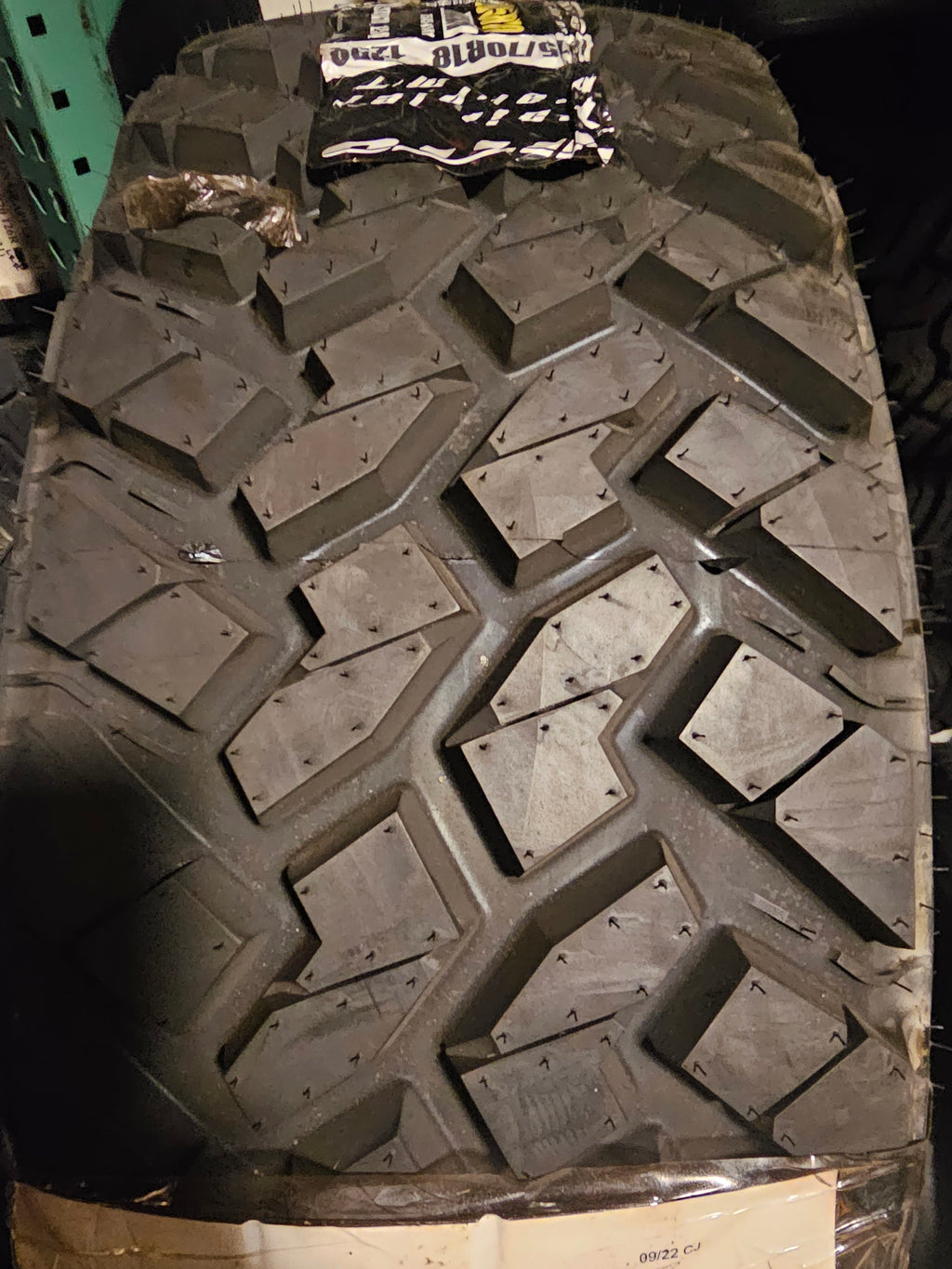 2 NITTO TRAIL GRAPPLER MT LT  275 70 18 125/122Q LRE 10PLY MUD TERRAIN TIRES 205870