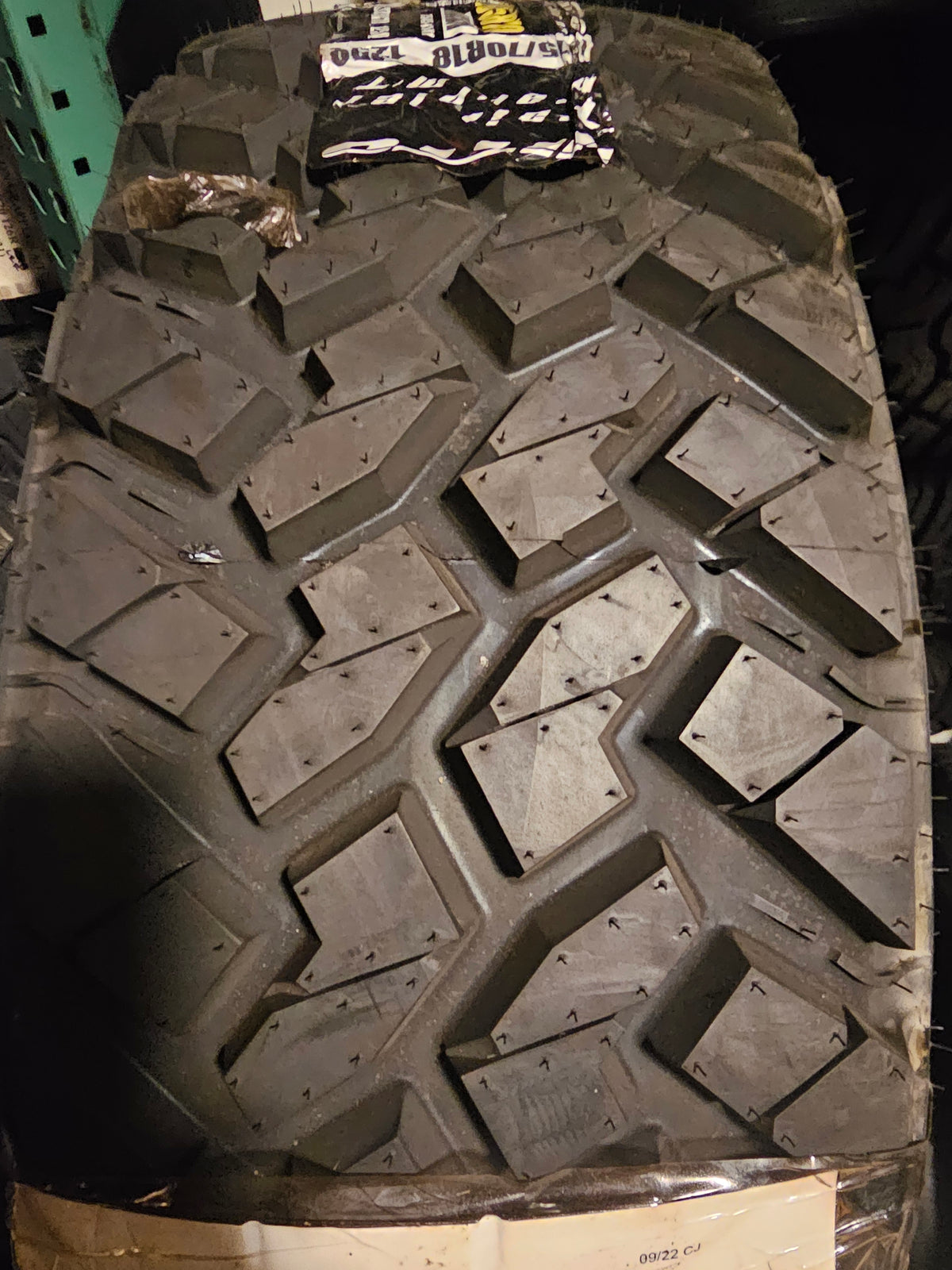 2 NITTO TRAIL GRAPPLER MT LT  275 70 18 125/122Q LRE 10PLY MUD TERRAIN TIRES 205870