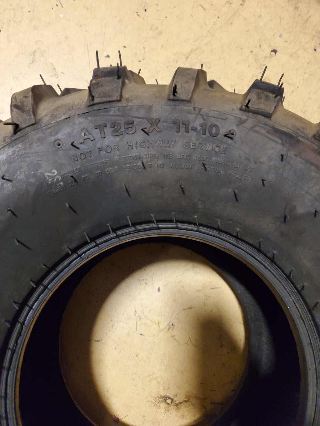 NOS CARLISLE AT489 BSW AT 25 11 10 ATV/UTV TIRE 589308