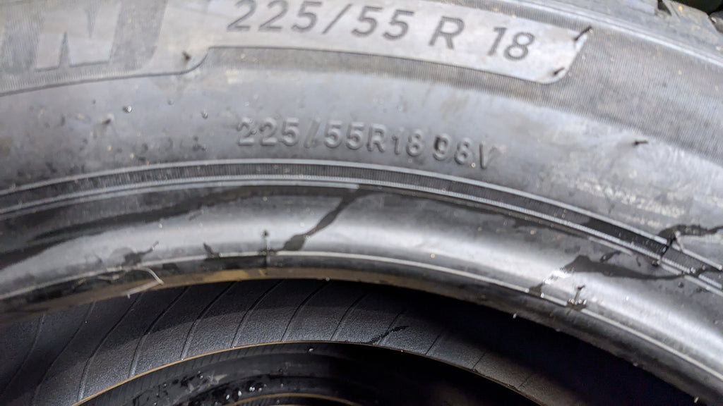 2 MICHELIN DEFENDER 2 BSW P 225 55 18 98V ALL WEATHER TIRE 62509