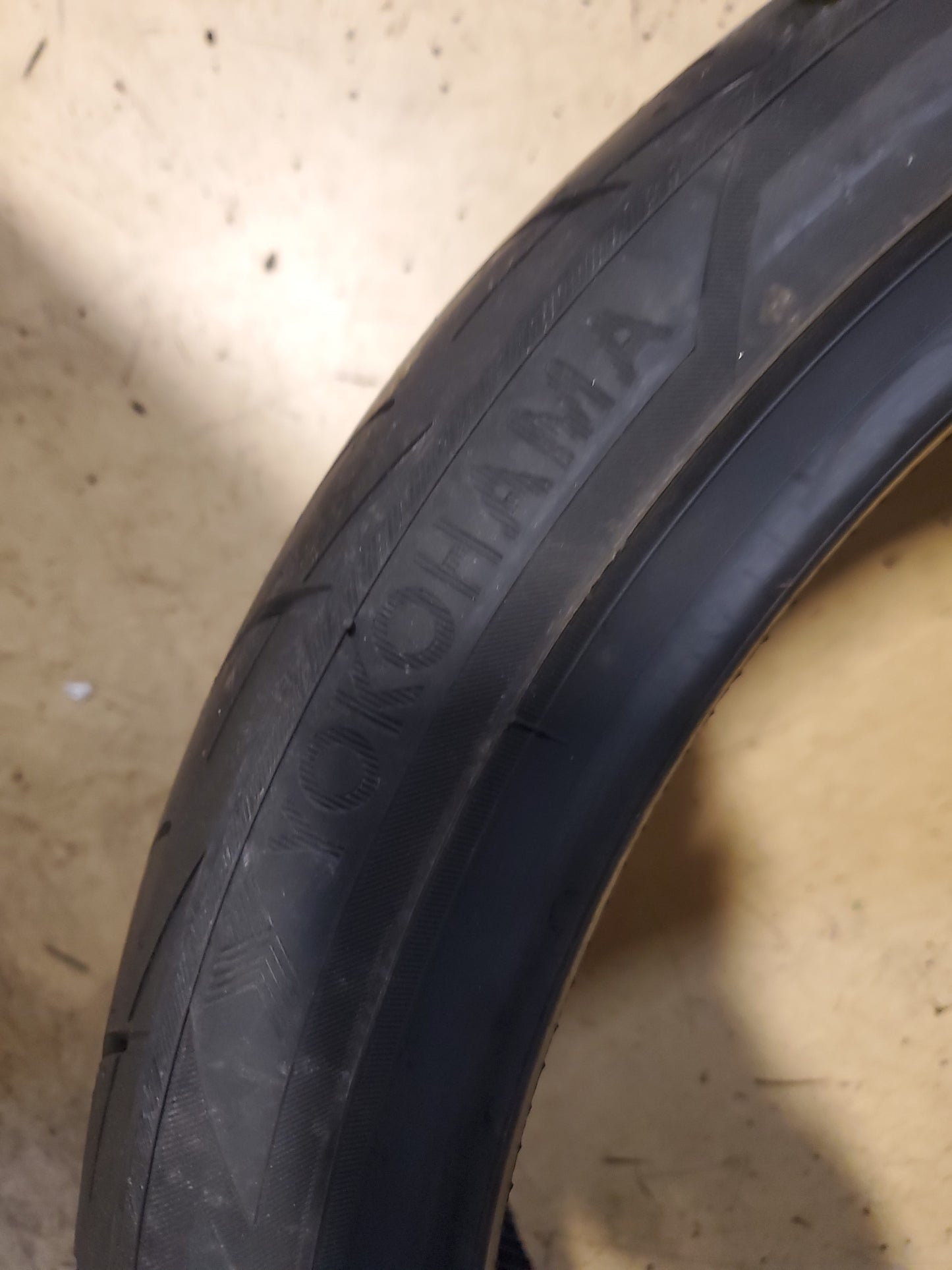 YOKOHAMA ADVAN FLEVA V701 BSW P 205 40 18 86W UHP TIRE 110170152