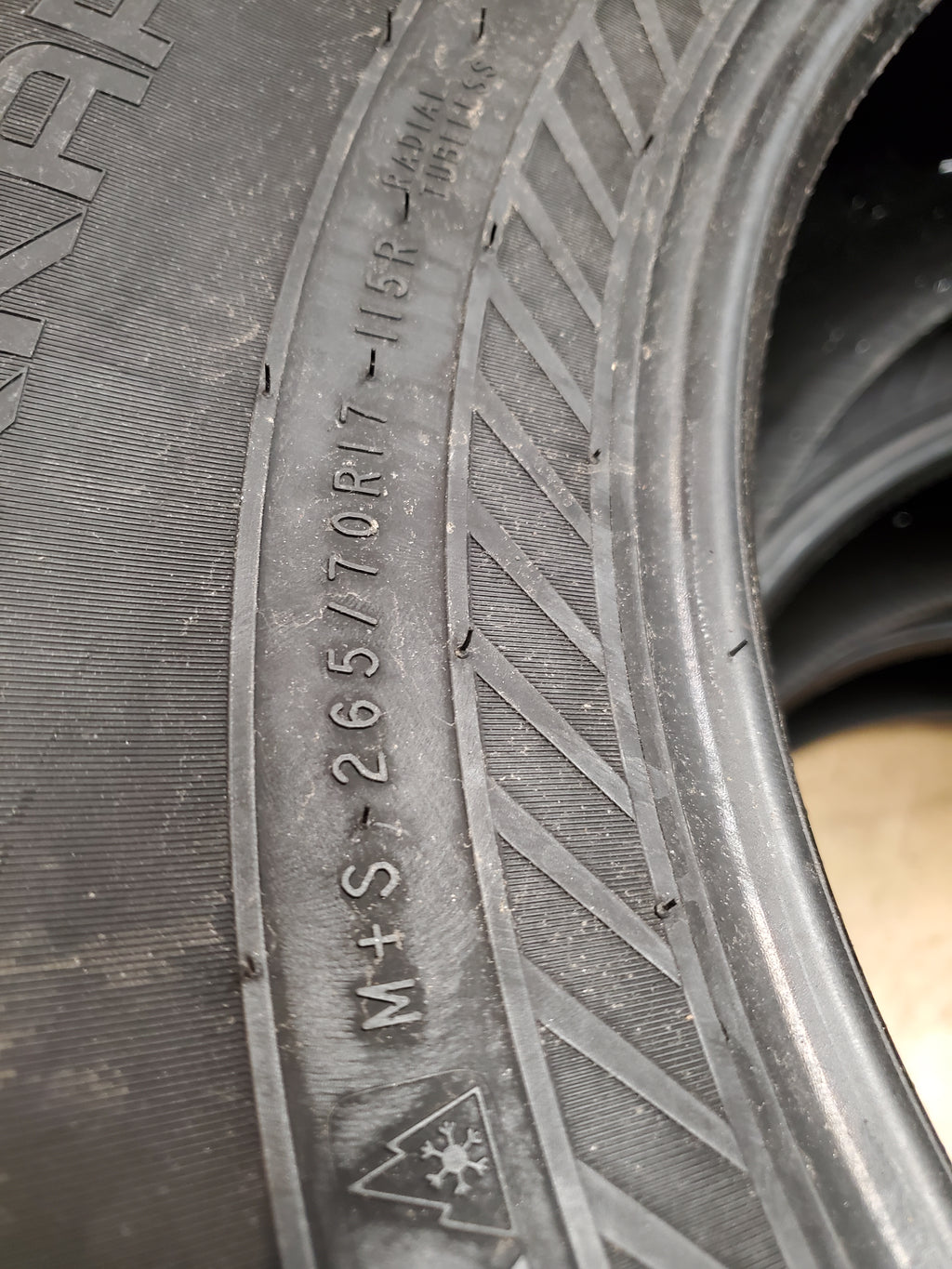 NOKIAN HAKKAPELIITTA R5 SUV BSW P 265 70 17 115R  WINTER TIRE T432208