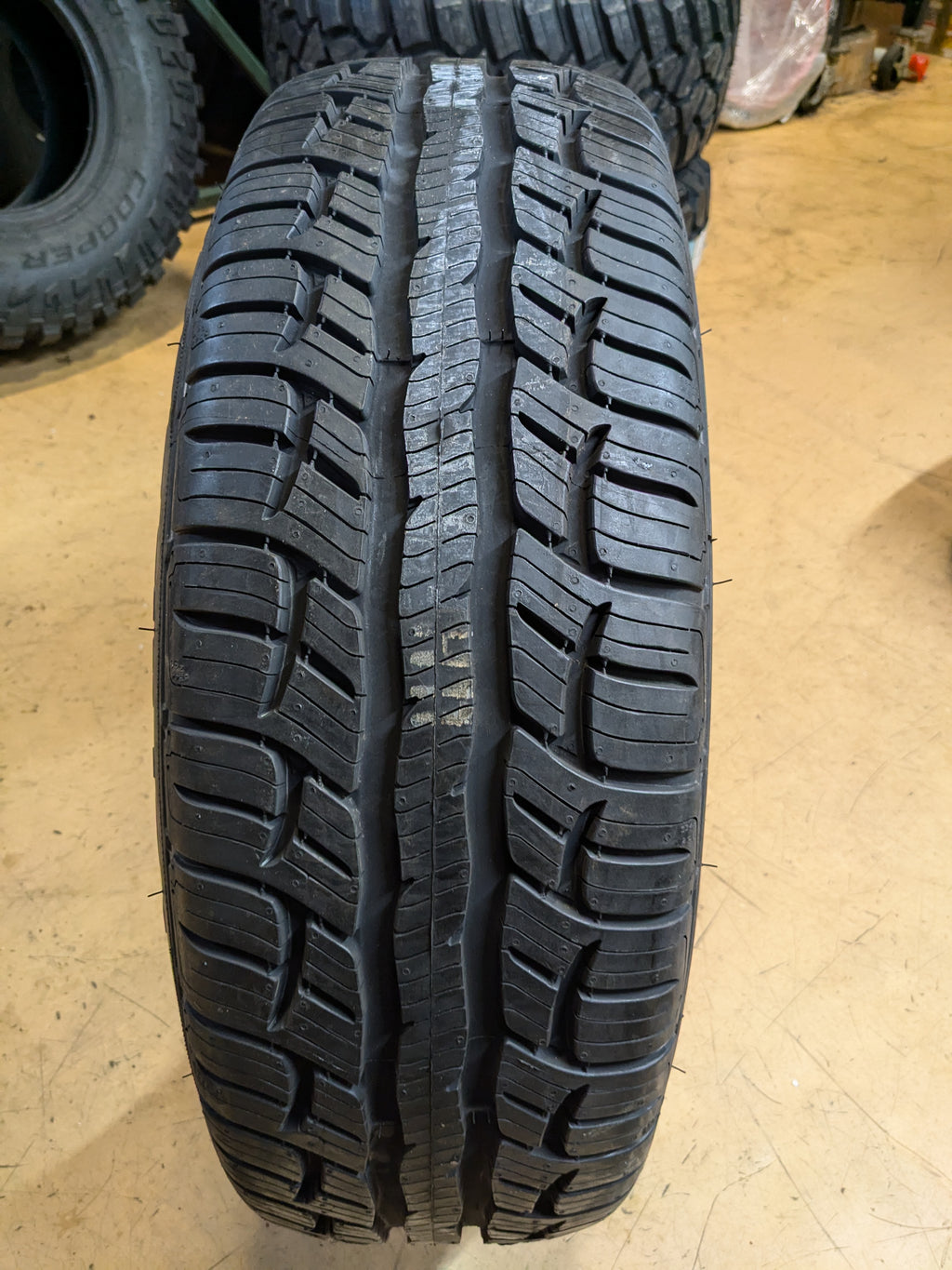 BFGOODRICH ADVANTAGE T/A SPORT LT BSW P 235 65 18 106H SUMMER TIRE 50157