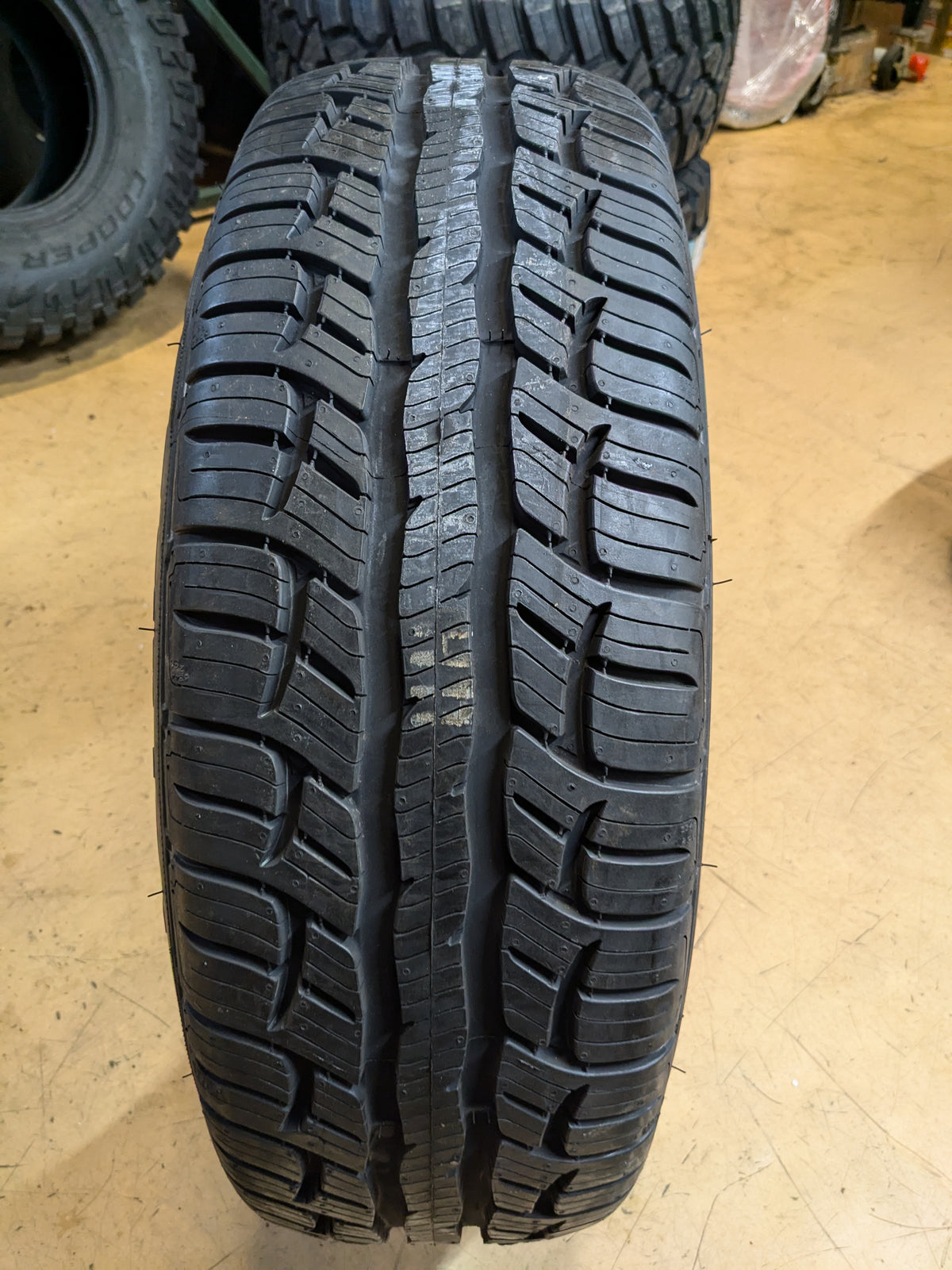 BFGOODRICH ADVANTAGE T/A SPORT LT BSW P 235 65 18 106H SUMMER TIRE 50157
