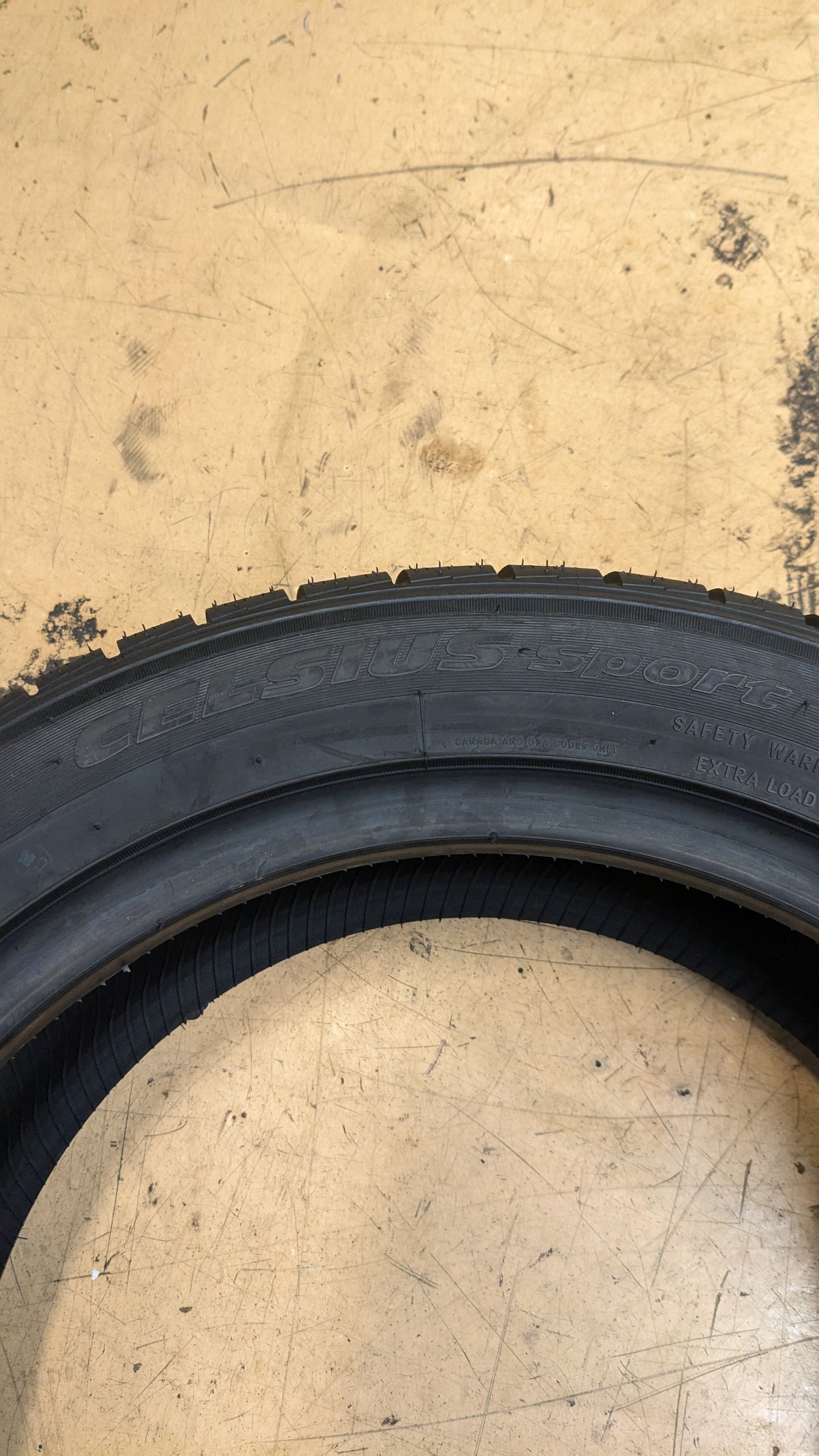 TOYO CELSIUS SPORT BSW P 225 50 17 98V XL ALL WEATHER TIRE 127580