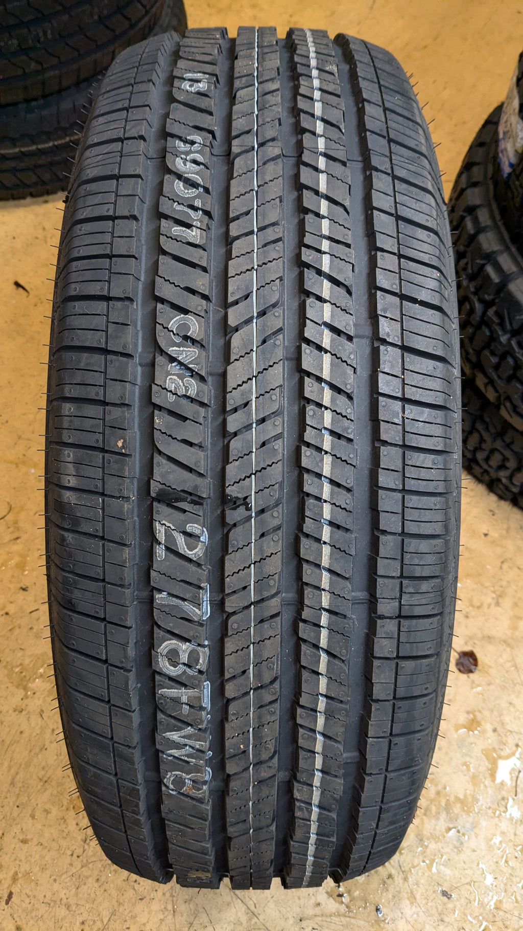 BRIDGESTONE DUELER H/T 685 BSW P 275 65 18 116T ALL SEASON TIRE 003794