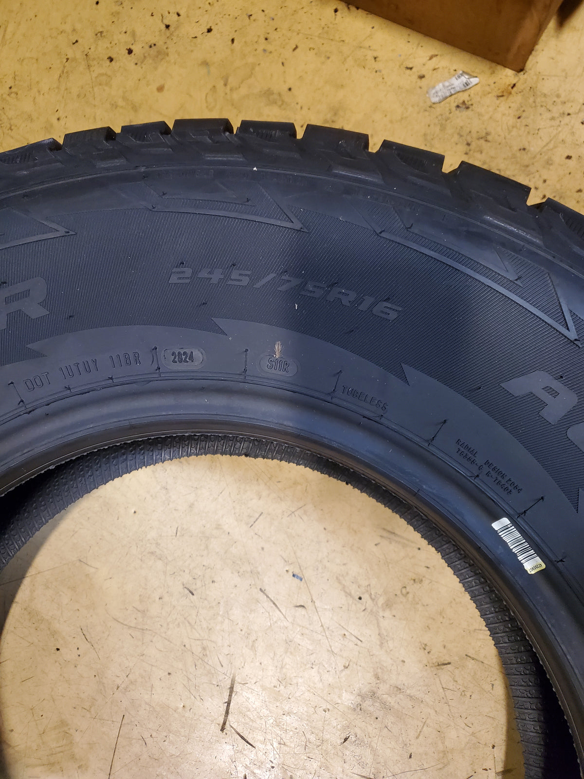 COOPER DISCOVERER ALL-TERRAIN BSW P 245 75 16 111T TIRE 90000097825