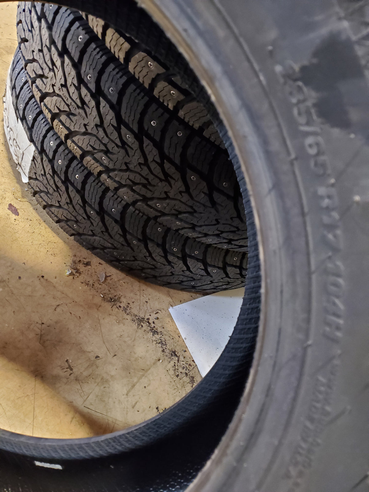 KUMHO CRUGEN HP71 BSW P 235 65 17 104H ALL SEASON TIRE 2282512
