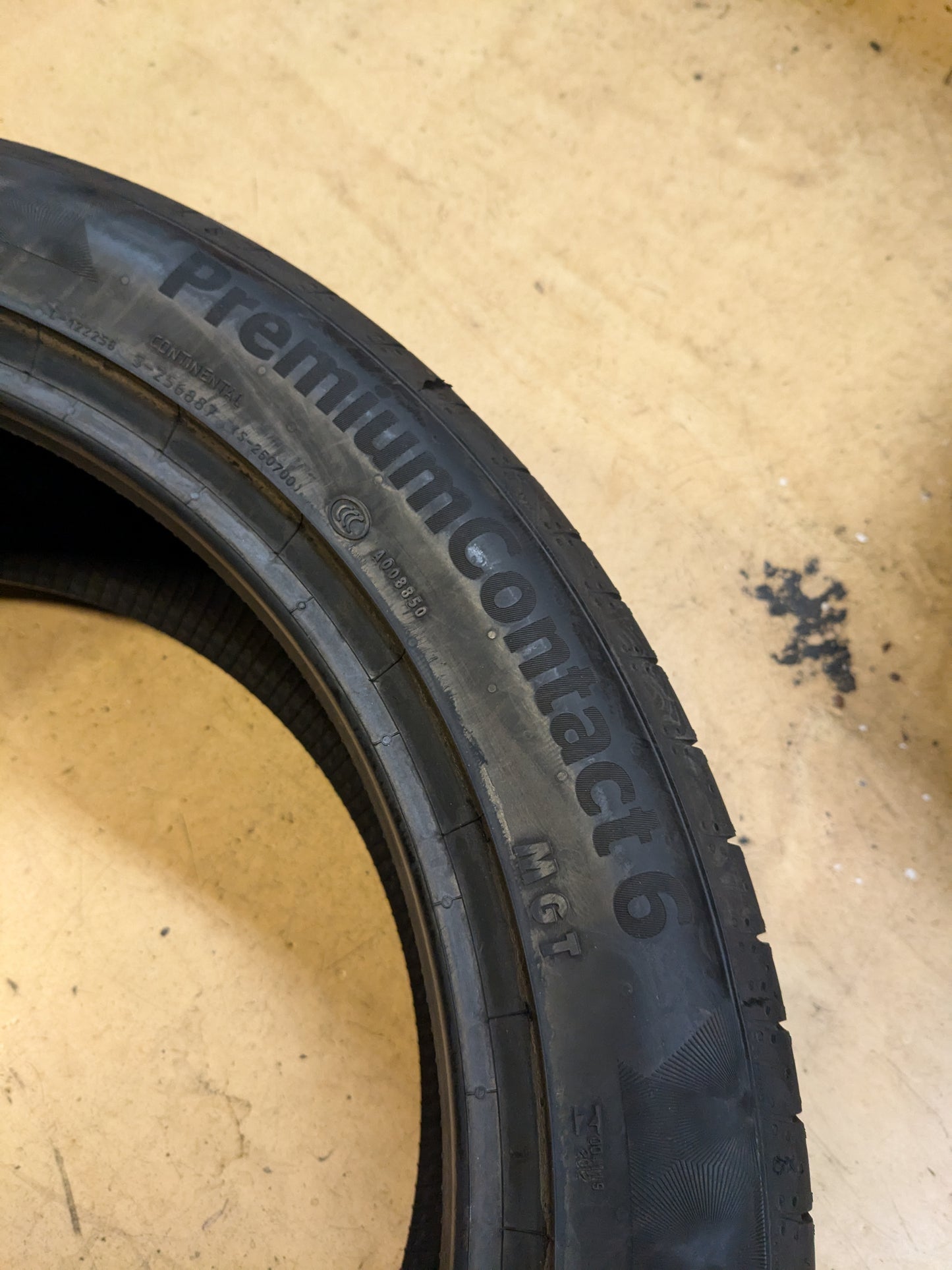 CONTINENTAL PREMIUMCONTACT 6 (MGT) MASERATI P 245 45 19 98Y SL UHP TIRE 03114750000